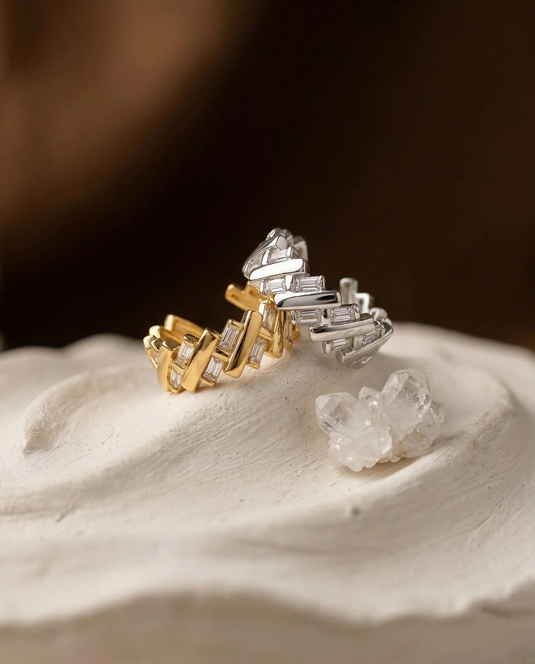 anti-tarnish-gold-pvd-kaori-ring-detail, radiant-crystal-shimmer-jewelry, jewelry-for-sensitive-skin-316l-steel, upscale-jewelry-brand-denmark, modern-classic-interlocking-design