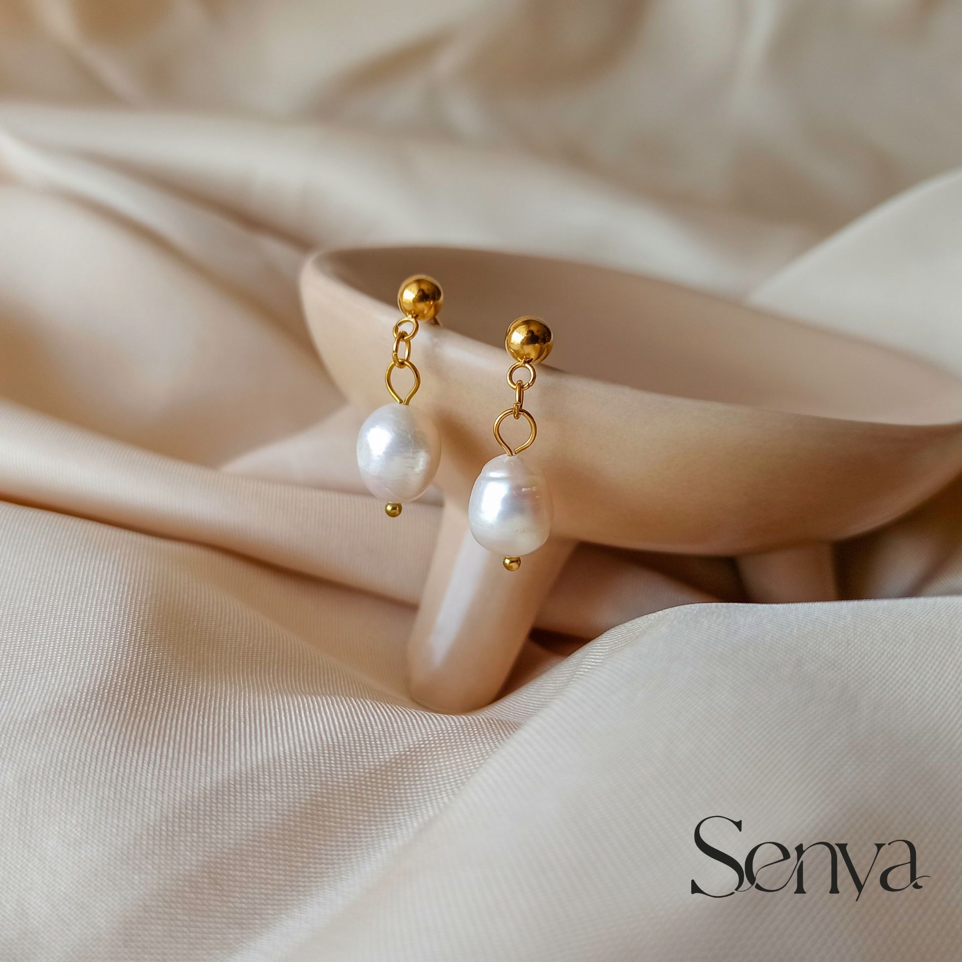 Pearl Pendant Earrings , Pearl Drop Earrings , Freshwater Pearl Pendant Earrings , Dainty Pearl Pendant Earrings, Elegant Pearl Pendant Earrings , Modern Pearl Pendant Earrings, Gold Pearl Pendant Earrings , Versatile Pearl Pendant Earrings, Timeless Pearl Pendant Earrings, Elegant Pearl Pendant Earrings, Hypoallergenic Pearl Pendant Earrings, Pearl pendant earrings for wedding, Pearl pendant earrings for prom, Pearl pendant earrings for everyday wear, Short pearl pendant earrings