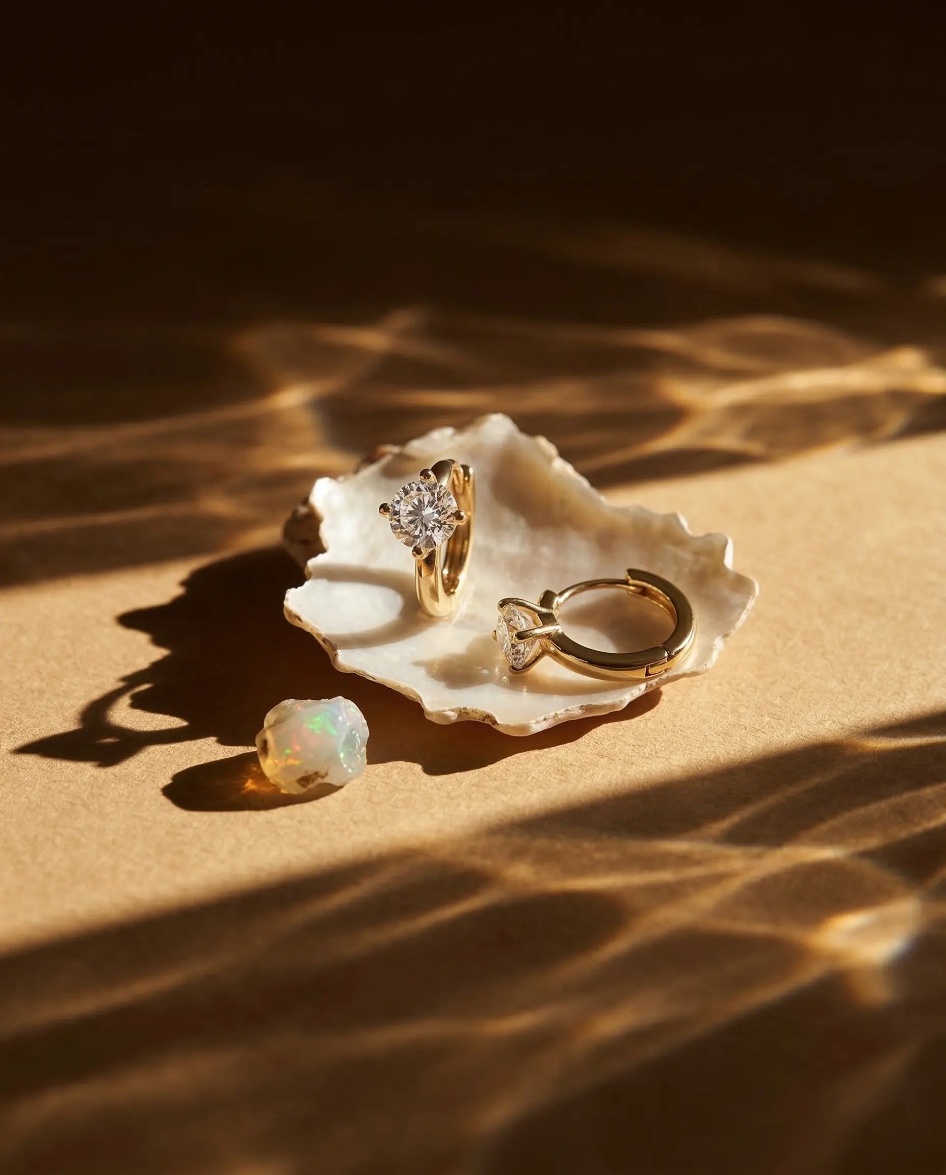 anti-tarnish-925-silver-cara-earrings-detail, radiant-polished-knot-shimmer-jewelry, jewelry-for-sensitive-ears-sterling-silver, upscale-jewelry-brand-denmark, modern-classic-nautical-design