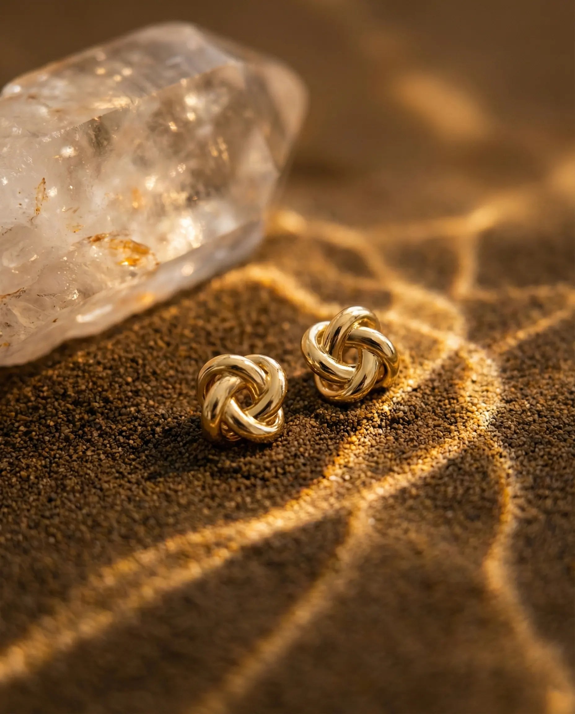 anti-tarnish-gold-vermeil-barcelona-earrings-detail, radiant-polished-link-shimmer-jewelry, jewelry-for-sensitive-ears-sterling-silver, upscale-jewelry-brand-denmark, modern-classic-link-design