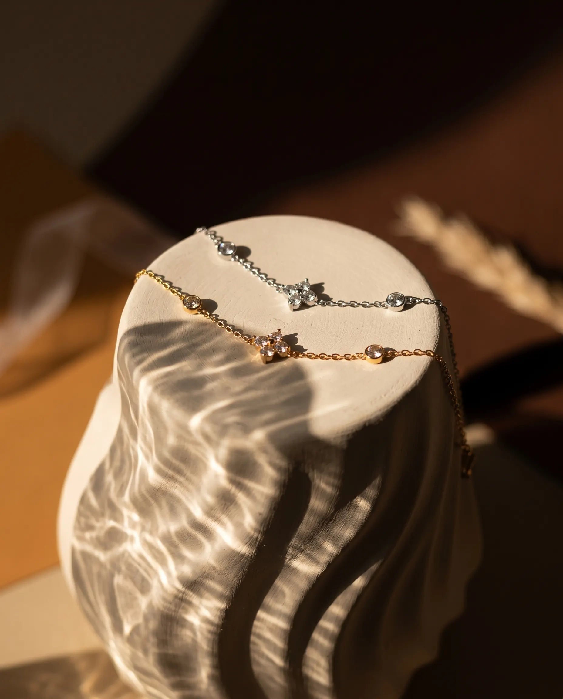 chloe-flower-bracelet-elegant-floral-design-worn-as-everyday-luxury-jewelry-for-modern-women