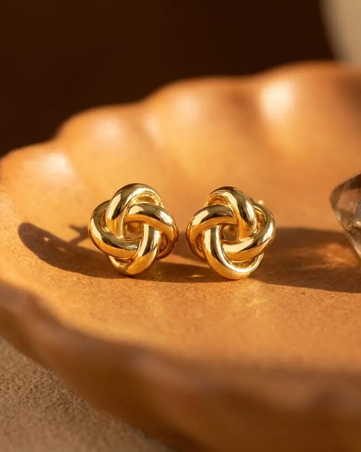 durable-925-sterling-silver-barcelona-earrings-detail, sophisticated-modern-link-design-minimalist, high-quality-18k-gold-plating-silver, anti-allergy-fine-jewelry-premium, refined-jewelry-collection-germany