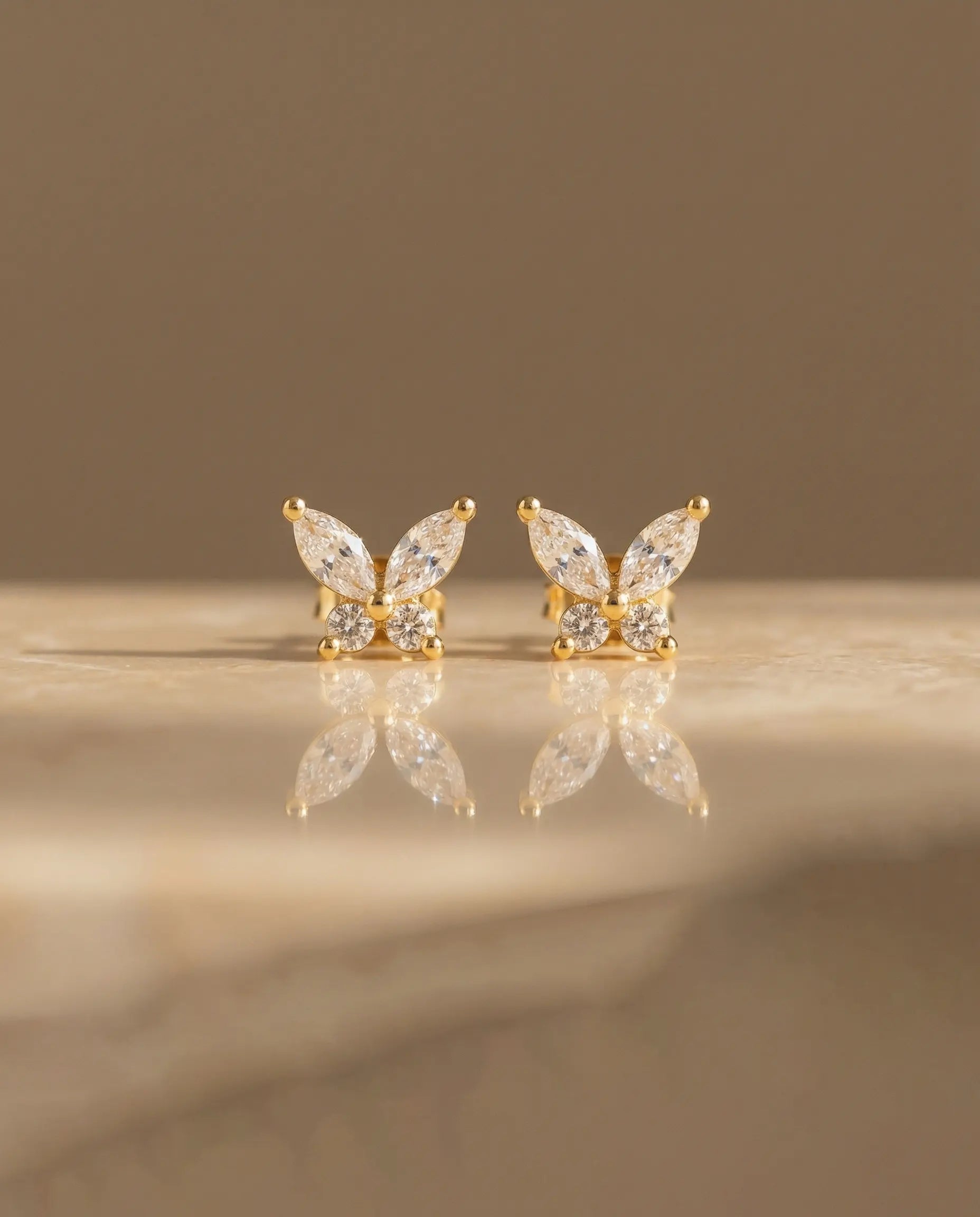 durable-925-sterling-silver-butterfly-earrings-detail, sophisticated-minimalist-nature-design, high-quality-18k-gold-plating-silver, anti-allergy-fine-jewelry-premium, refined-jewelry-collection-germany