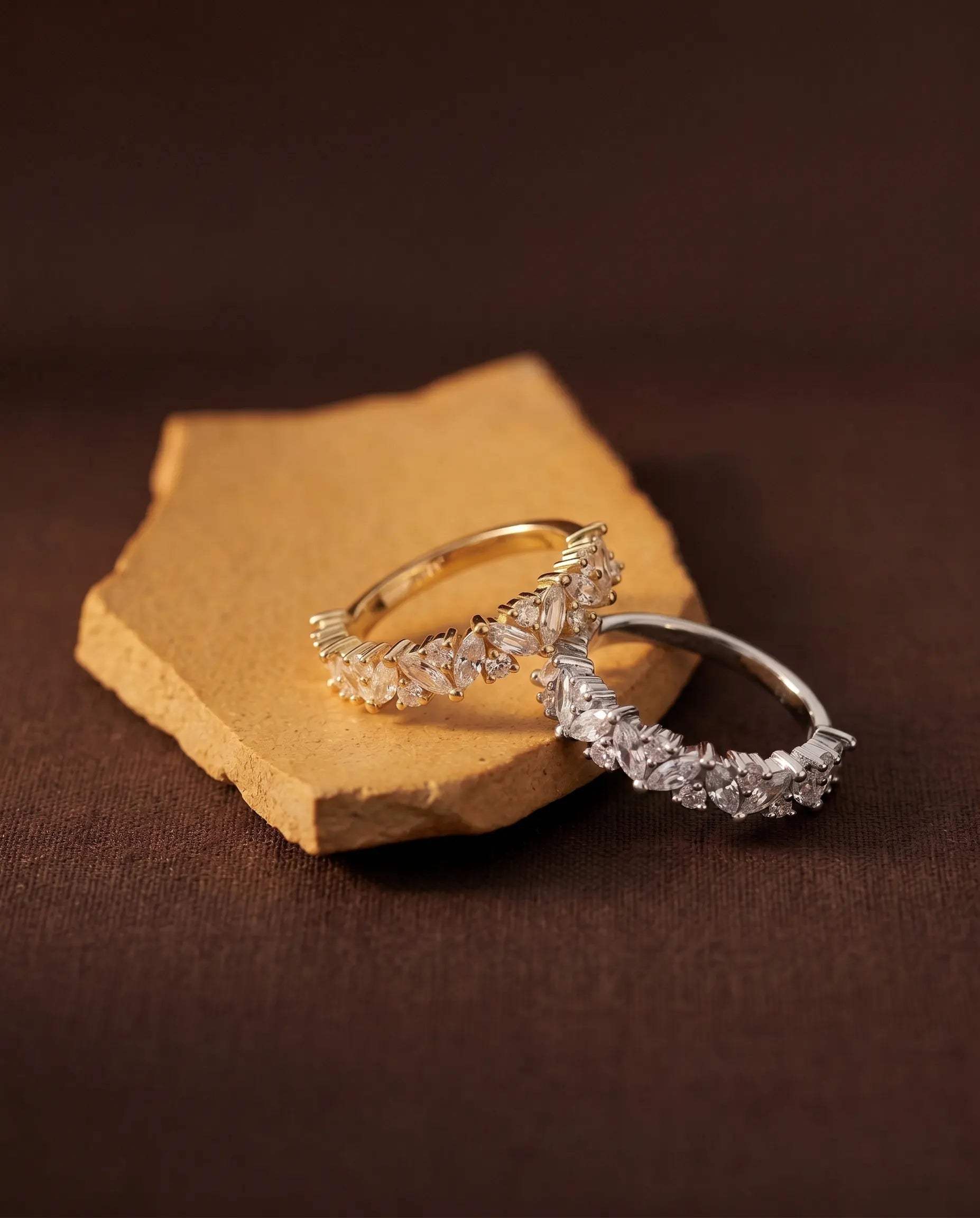 durable-925-sterling-silver-castel-ring-detail, sophisticated-marquise-cut-eternity-design, high-quality-18k-gold-plating-silver, anti-allergy-fine-jewelry-premium, refined-jewelry-collection-germany