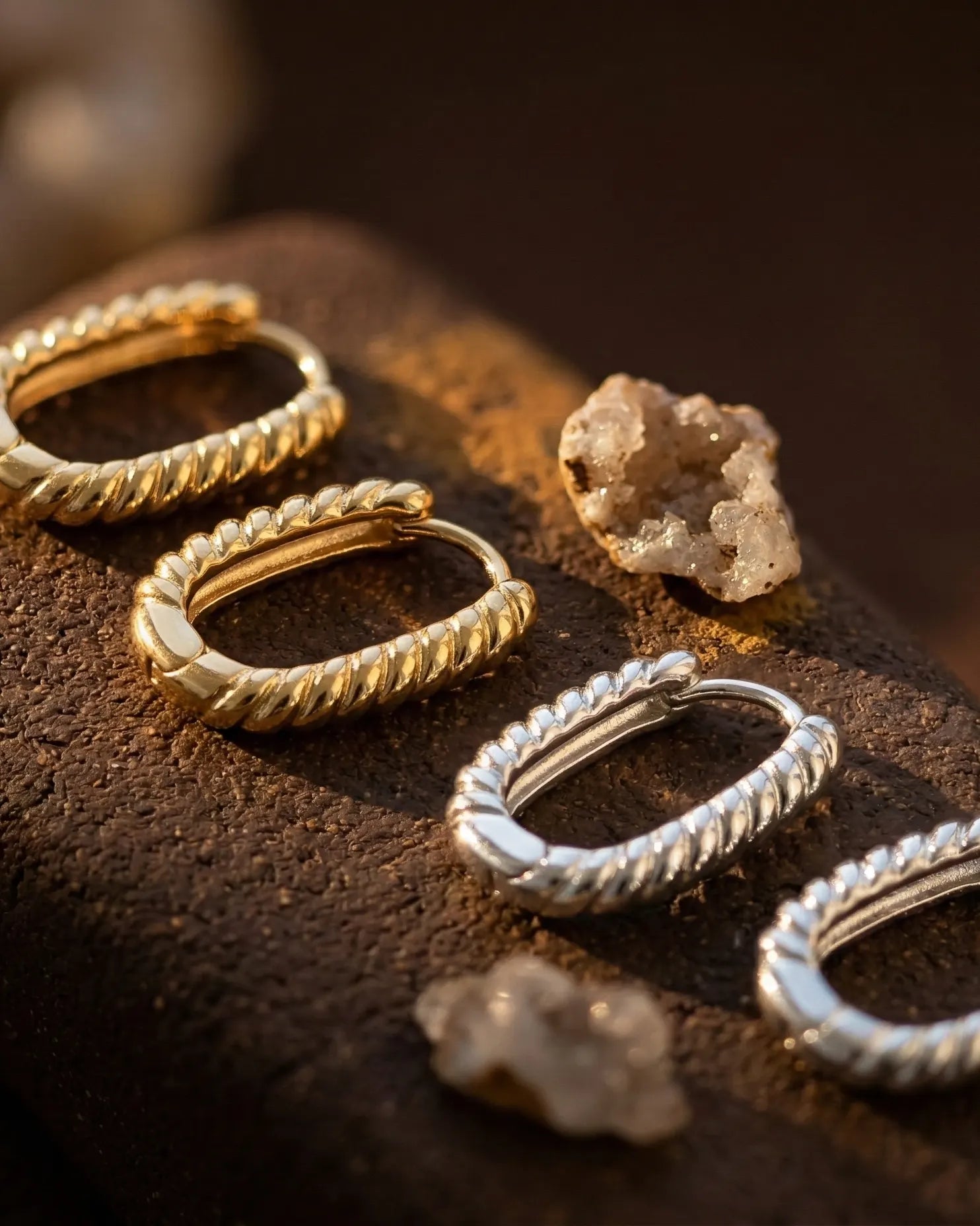 durable-925-sterling-silver-mimi-earrings-detail, sophisticated-beaded-caviar-hoop-design, high-quality-18k-gold-plating-silver, anti-allergy-fine-jewelry-premium, refined-jewelry-collection-germany