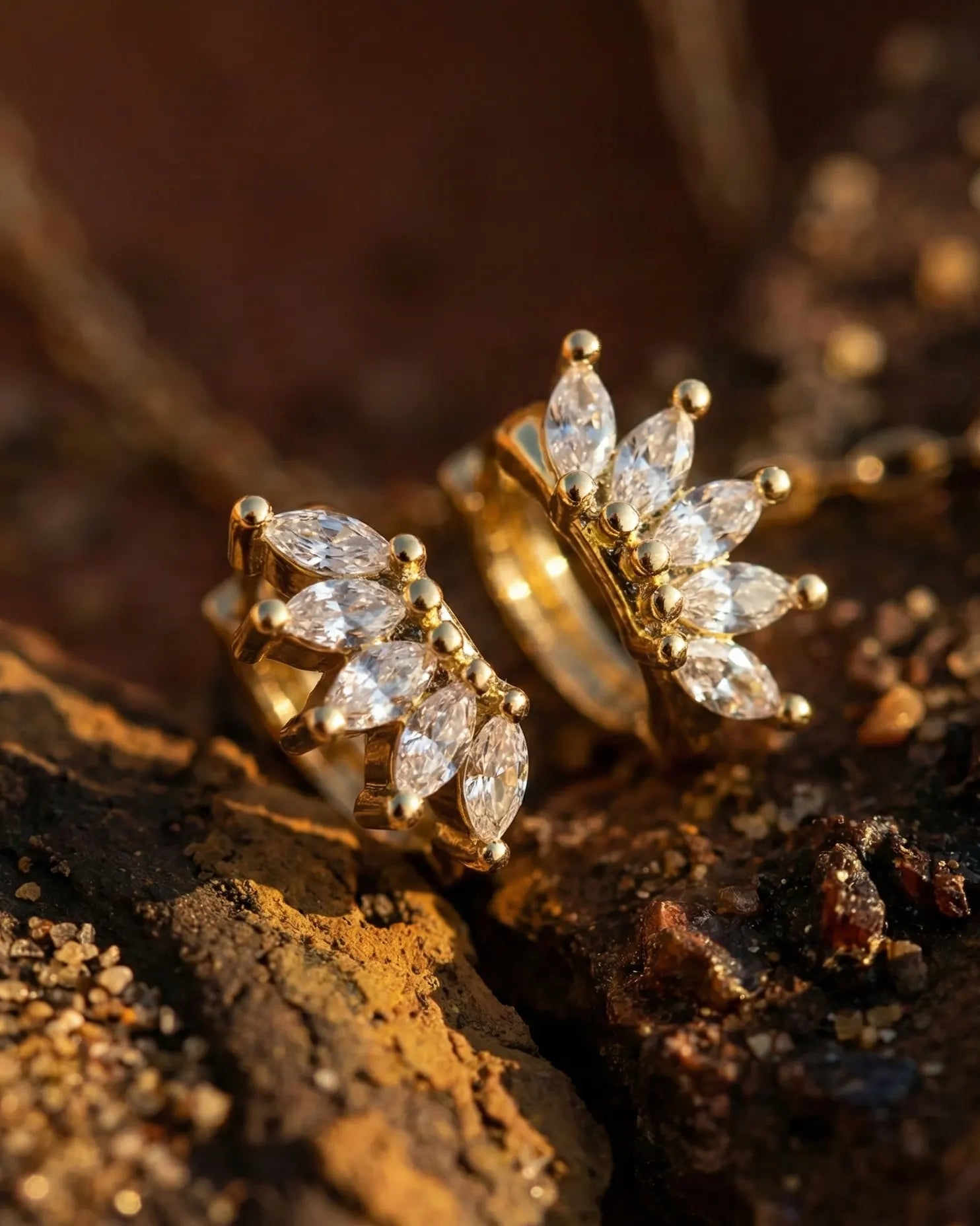 durable-tarnish-free-marquise-cut-star-earrings, high-clarity-zirconia-starburst-detail, high-quality-18k-gold-plating, anti-allergy-sterling-silver-earrings, refined-jewelry-collection-germany