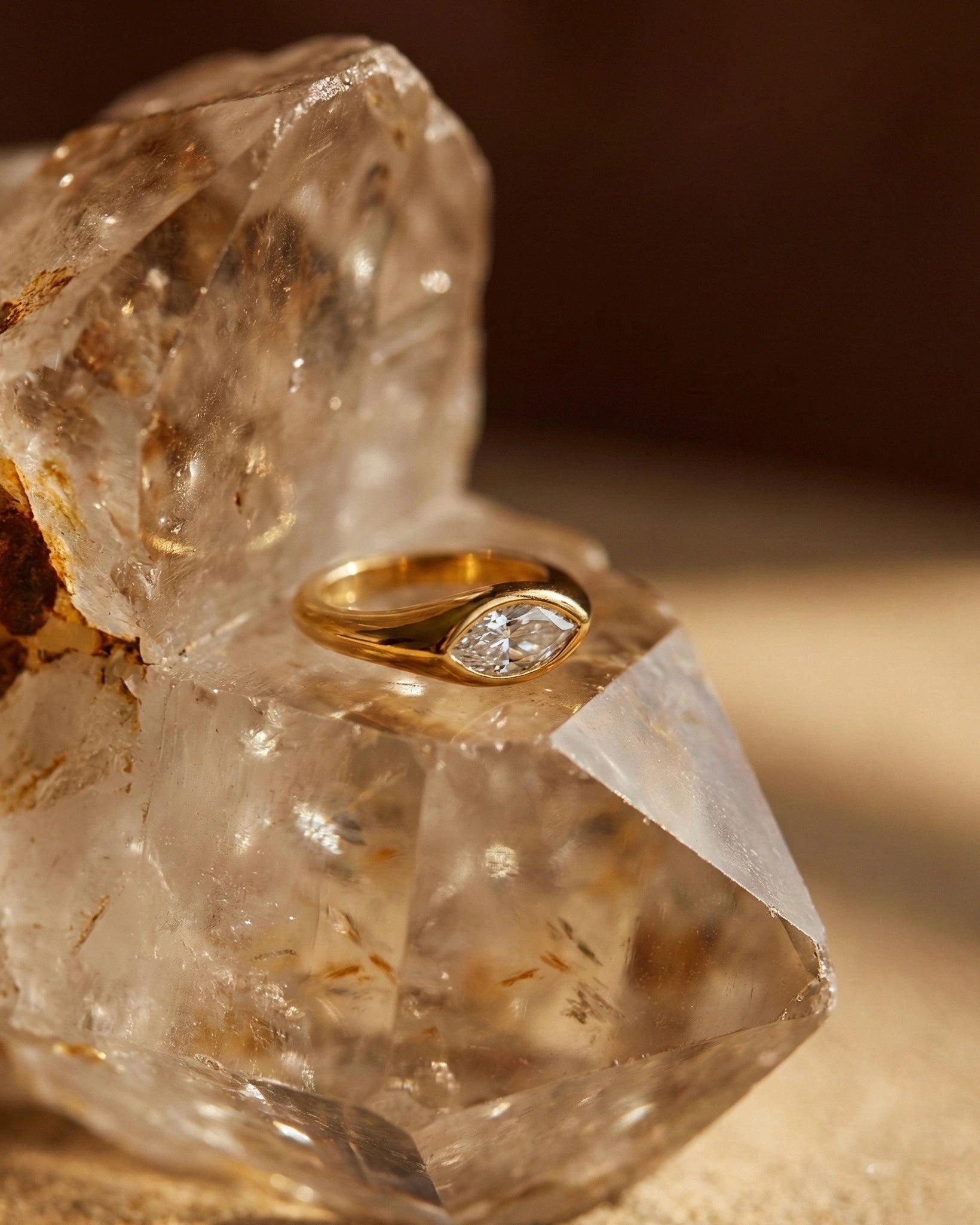 durable-tarnish-free-selah-gold-statement-ring, sophisticated-marquise-stone-detail-steel, high-quality-18k-gold-pvd-plating, anti-allergy-steel-jewelry-premium, refined-jewelry-collection-germany