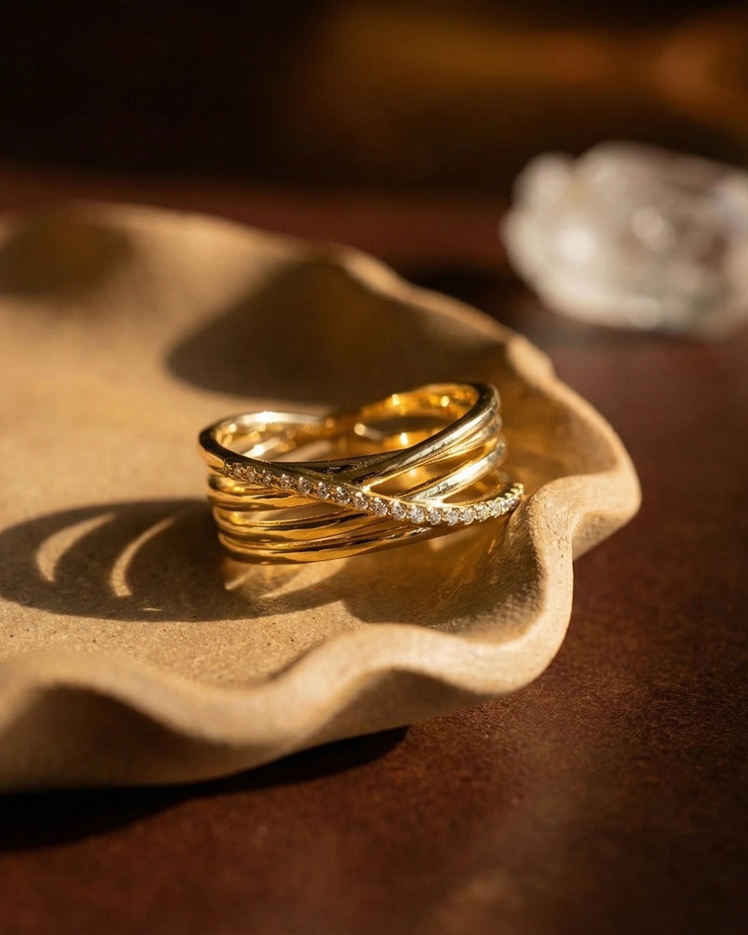 morella-chain-link-ring-gold-925-sterling-silver-zirconia, bold-interlocking-statement-jewelry-luxury, high-quality-gold-plated-architectural-ring, senya-jewelry-best-seller-morella