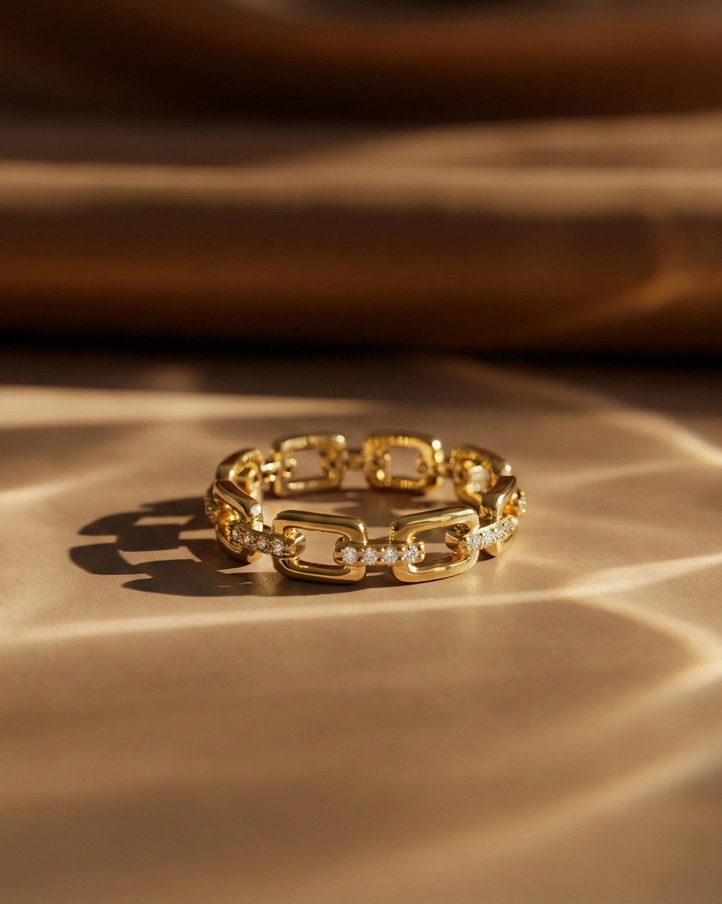 moulin-baguette-ring-gold-silver-925-zirconia, elegant-minimalist-stacking-band-luxury, high-quality-gold-plated-jewelry-aesthetic, senya-jewelry-best-seller-moulin