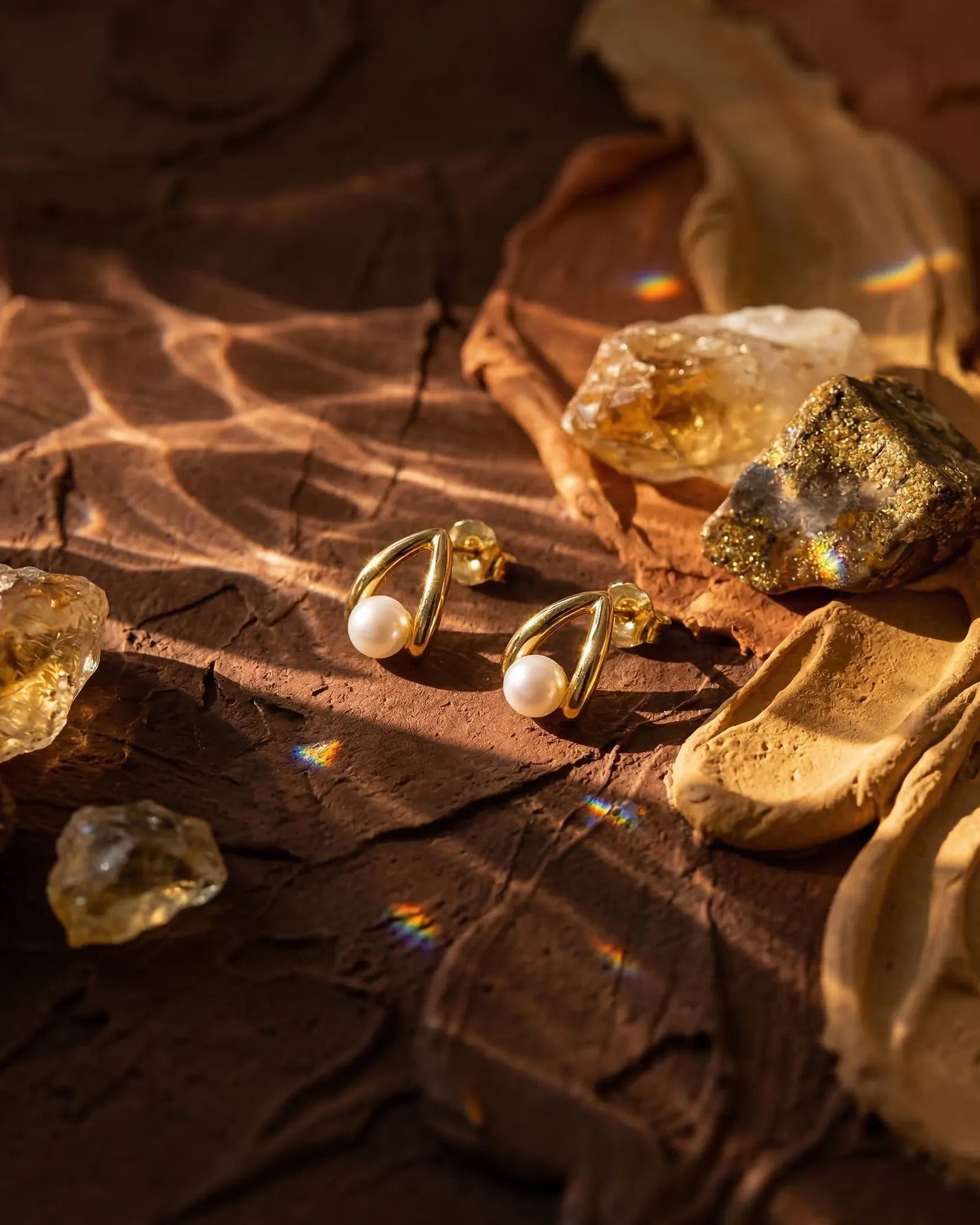 premium-quality-lace-geometric-pearl-gold-earrings, sterling-silver-detail-europe, anniversary-gift-modern-pearl-jewelry, refined-minimalist-luxe-aesthetic, sustainable-silver-jewelry-brand-europe