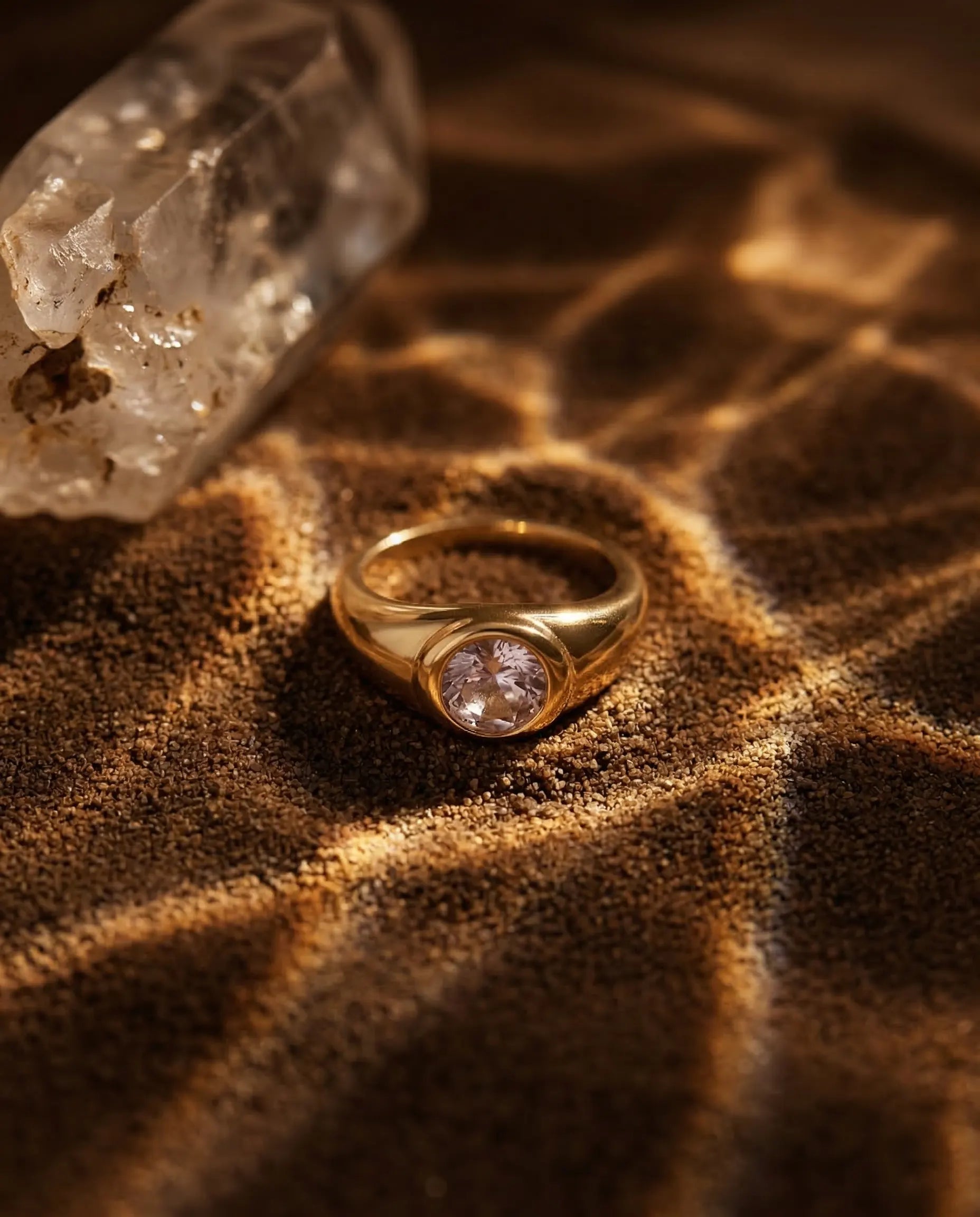 premium-quality-span-baguette-gold-ring, durable-gold-plating-detail-europe, anniversary-gift-modern-waterproof-ring, refined-minimalist-luxe-aesthetic, sustainable-steel-jewelry-brand-europe