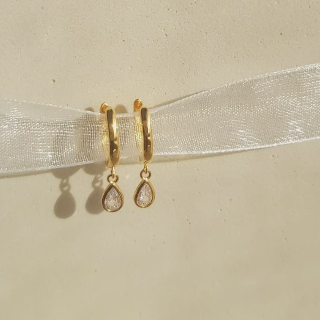 Initial Gold Necklace , Gold Initial Necklace, Personalized Gold Necklace, Monogram Gold Necklace , Letter Gold Necklace , Gold Letter Necklace , 14k Gold Initial Necklace, Dainty Gold Initial Necklace , Bold Gold Initial Necklace, Where to buy a Gold Initial Necklace, Unique Gold Initial Necklace Designs, Gold Initial Necklace for Women, Minimalist Gold Initial Necklace , Script Gold Initial Necklace, Block Letter Gold Initial Necklace , Layering Gold Initial Necklace ,