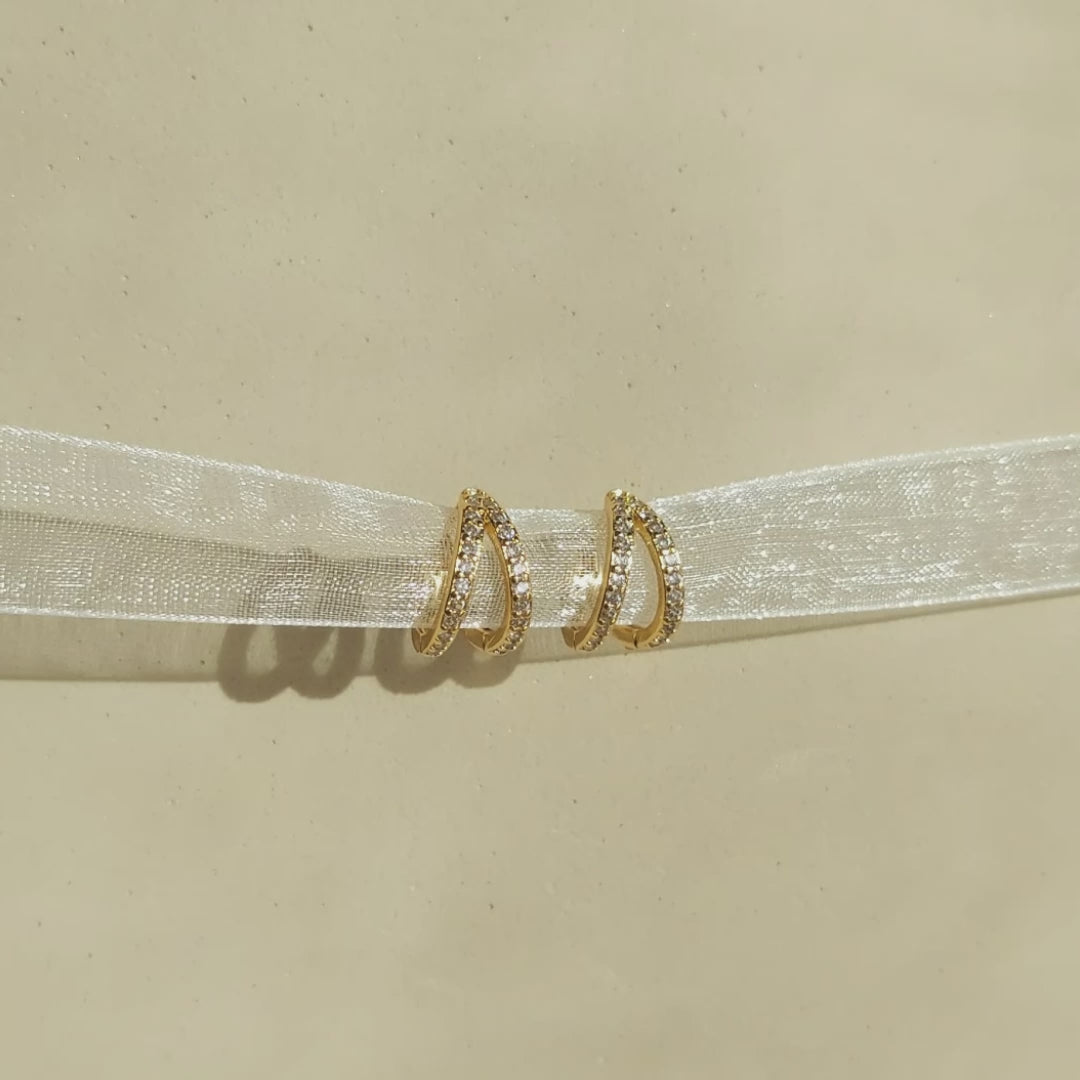 Baguette Diamond Hoop Earrings , Dainty Crystal Earrings , Diamond Hoop Earrings , Crystal Earrings , Huggie Hoops , Statement Hoops , Diamond Hoop Earrings, Crystal Earrings , 14k Gold Baguette Diamond Hoop Earrings , Sterling Silver Dainty Crystal Earrings, Geometric Hoop Earrings , Minimalist Hoop Earrings, Delicate Earrings ,