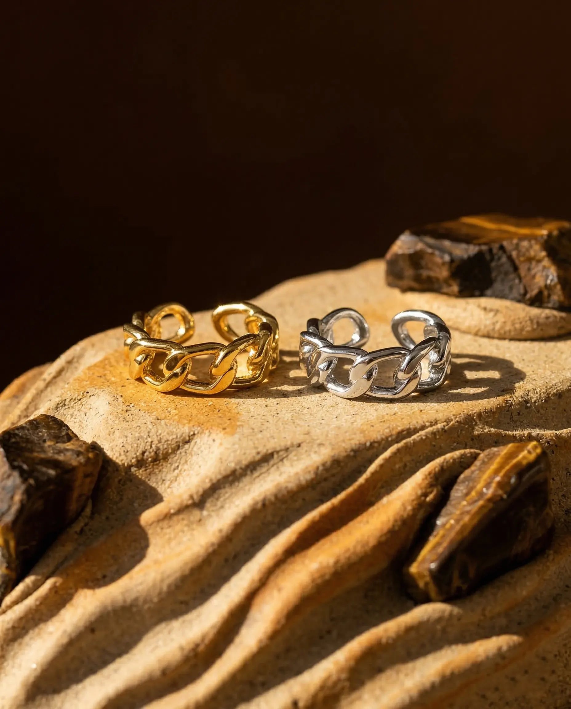 rubia-modern-chain-link-ring-925-sterling-silver-gold-vermeil, bold-minimalist-statement-jewelry-luxury, high-quality-tarnish-free-chunky-silver-ring, senya-jewelry-best-seller-rubia