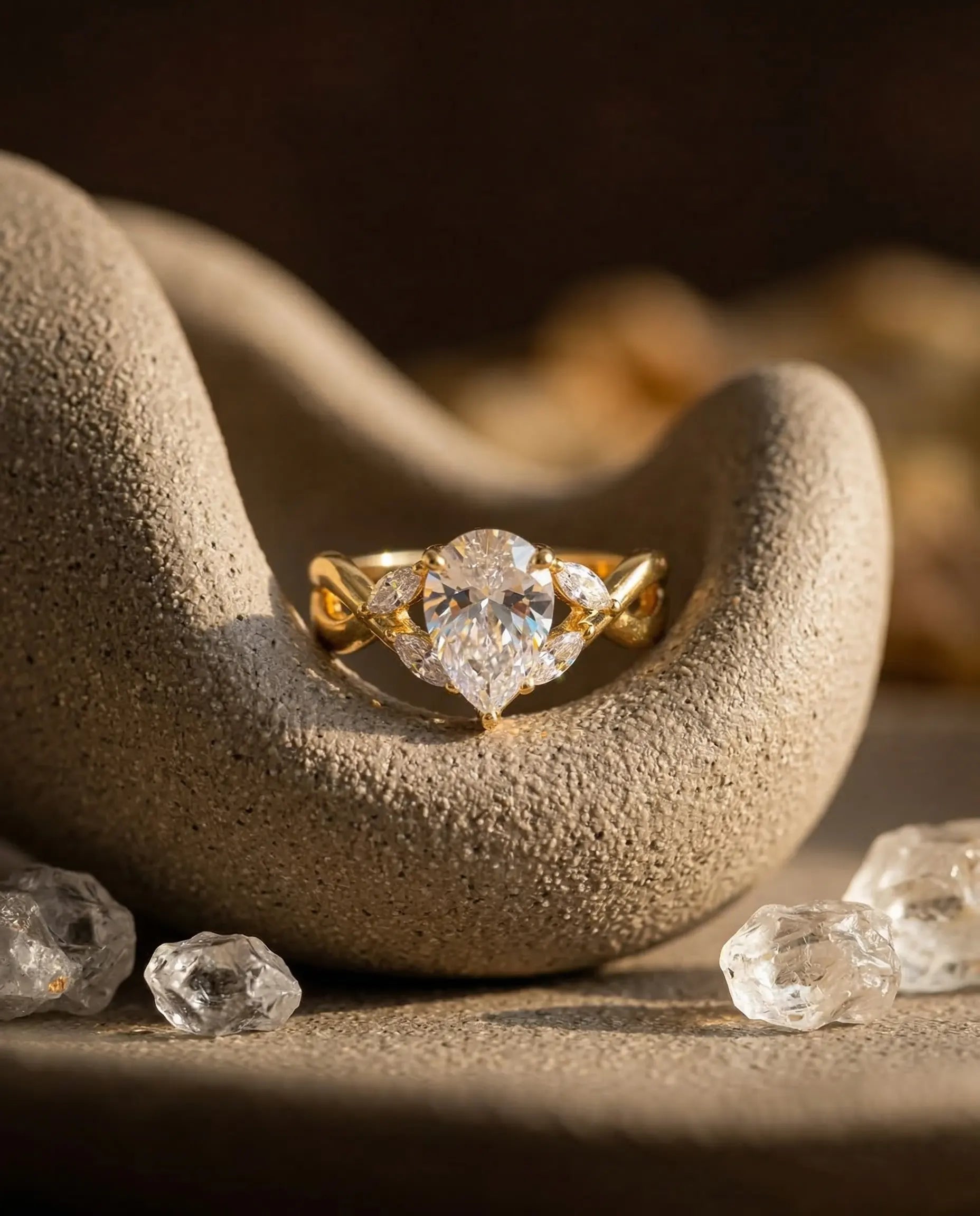 sicilia-sparkling-heart-eternity-ring-925-sterling-silver-gold-vermeil, elegant-minimalist-romantic-jewelry-luxury, high-quality-tarnish-free-crystal-heart-band, senya-jewelry-best-seller-sicilia