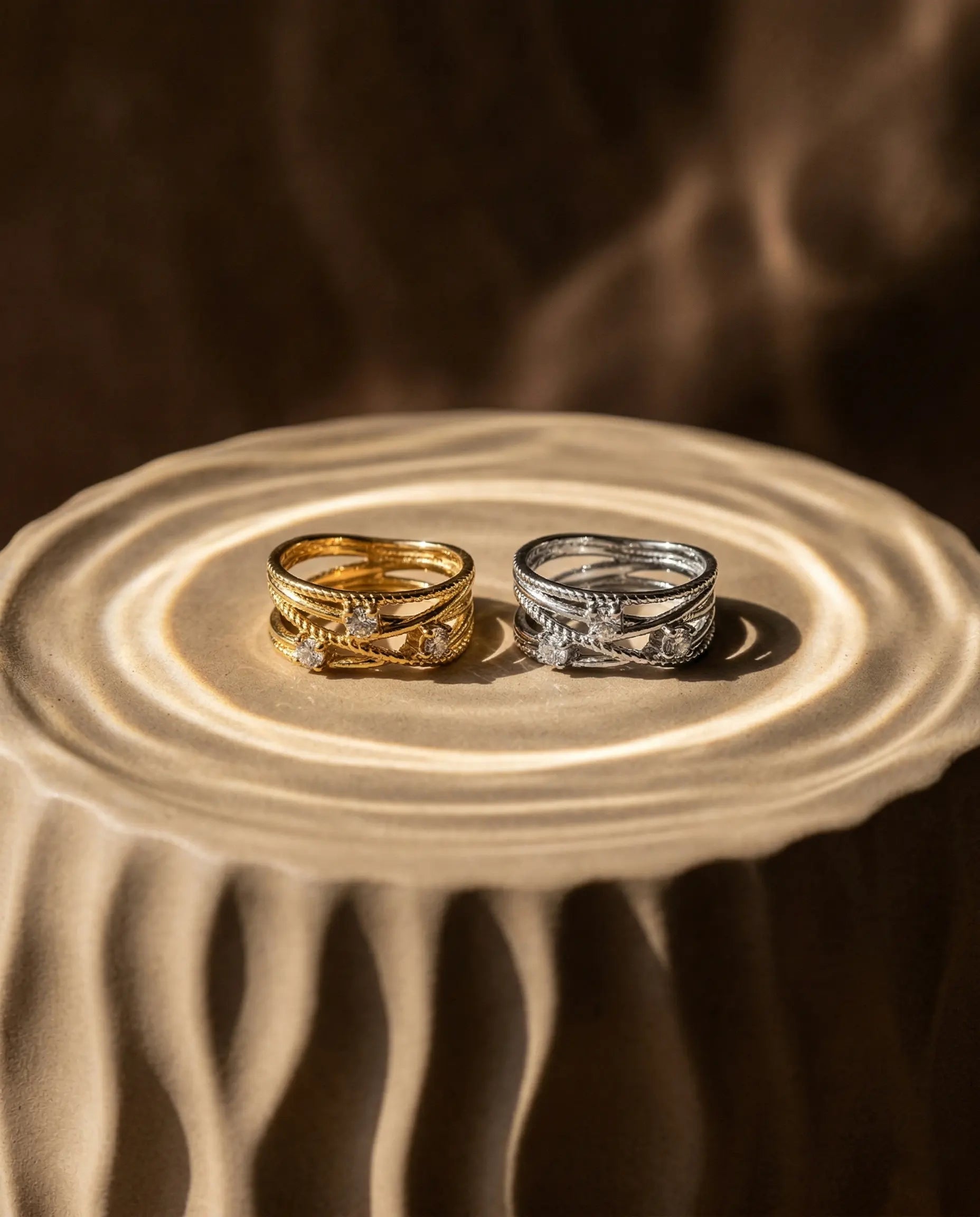 timeless-bold-aesthetic-titania-sparkling-knot-ring, 18k-gold-vermeil-finish-detail-infinity-ring, gift-ideas-for-women-elegant-gold-jewelry, luxury-boutique-jewelry-netherlands, artistic-jewelry-flatlay-photography