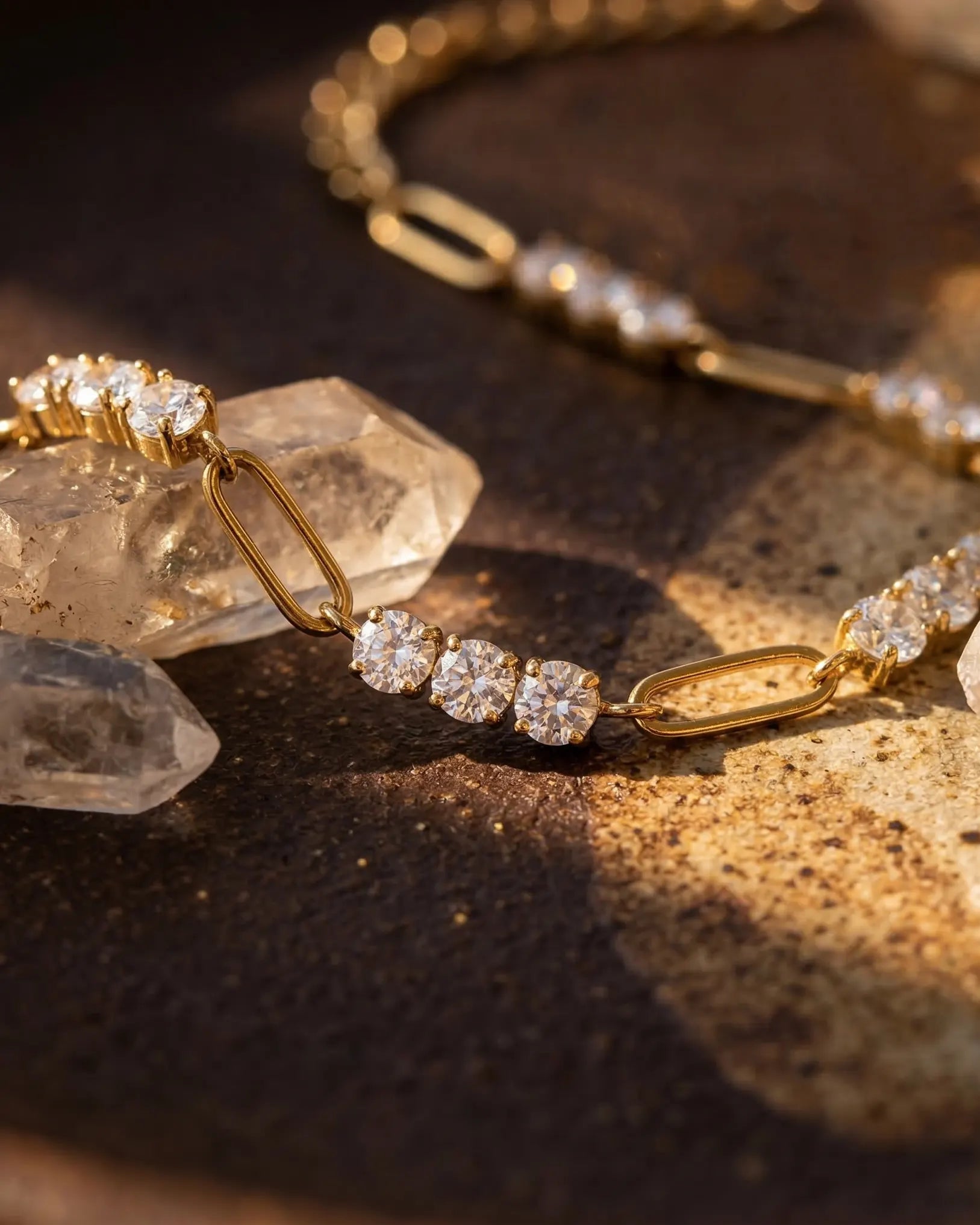 timeless-modern-aesthetic-sparkling-chain-gold, 18k-gold-pvd-finish-detail-aroma-link, gift-ideas-for-women-shimmering-jewelry, luxury-boutique-jewelry-netherlands, artistic-jewelry-flatlay-photography