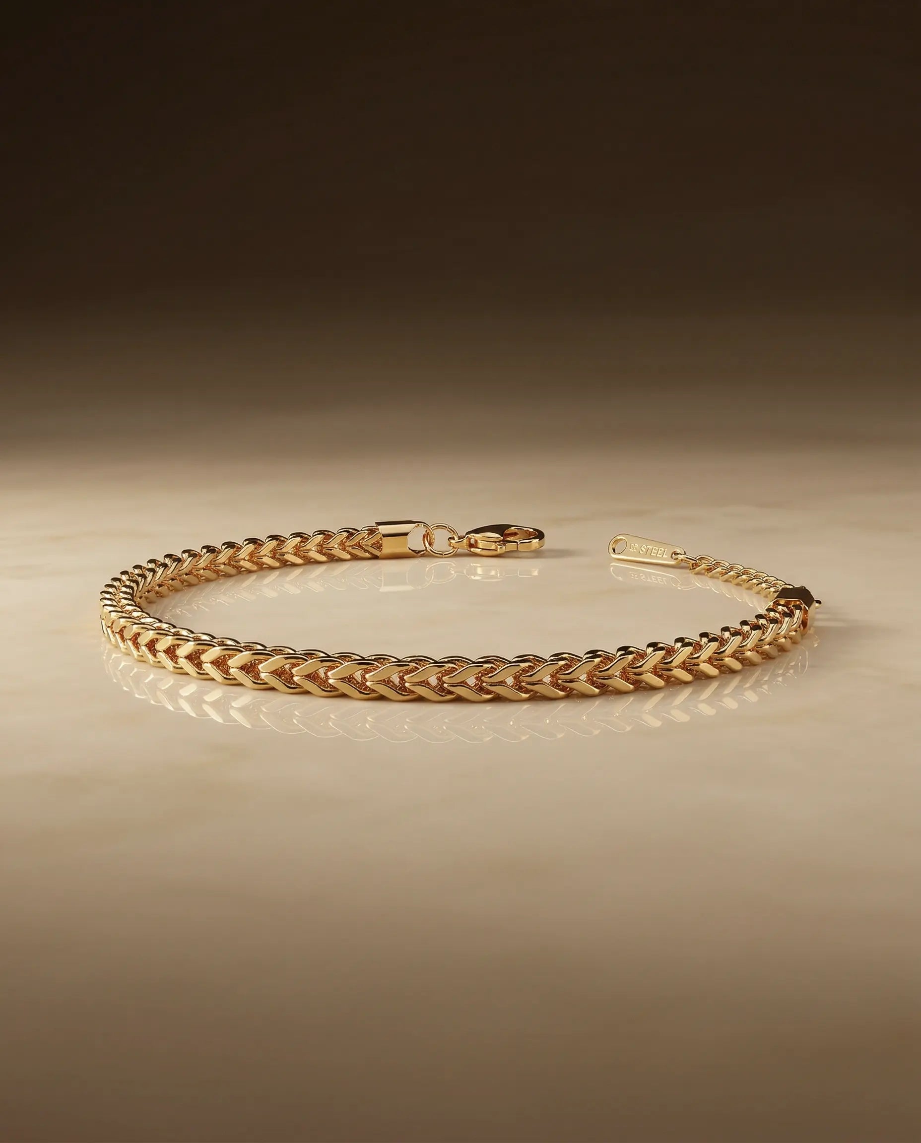 timeless-twisted-rope-aesthetic-bracelet-modern, 18k-gold-pvd-plating-detail-cordira, gift-ideas-for-women-braided-bracelet, high-shine-luxury-jewelry-europe, luxury-boutique-jewelry-netherlands