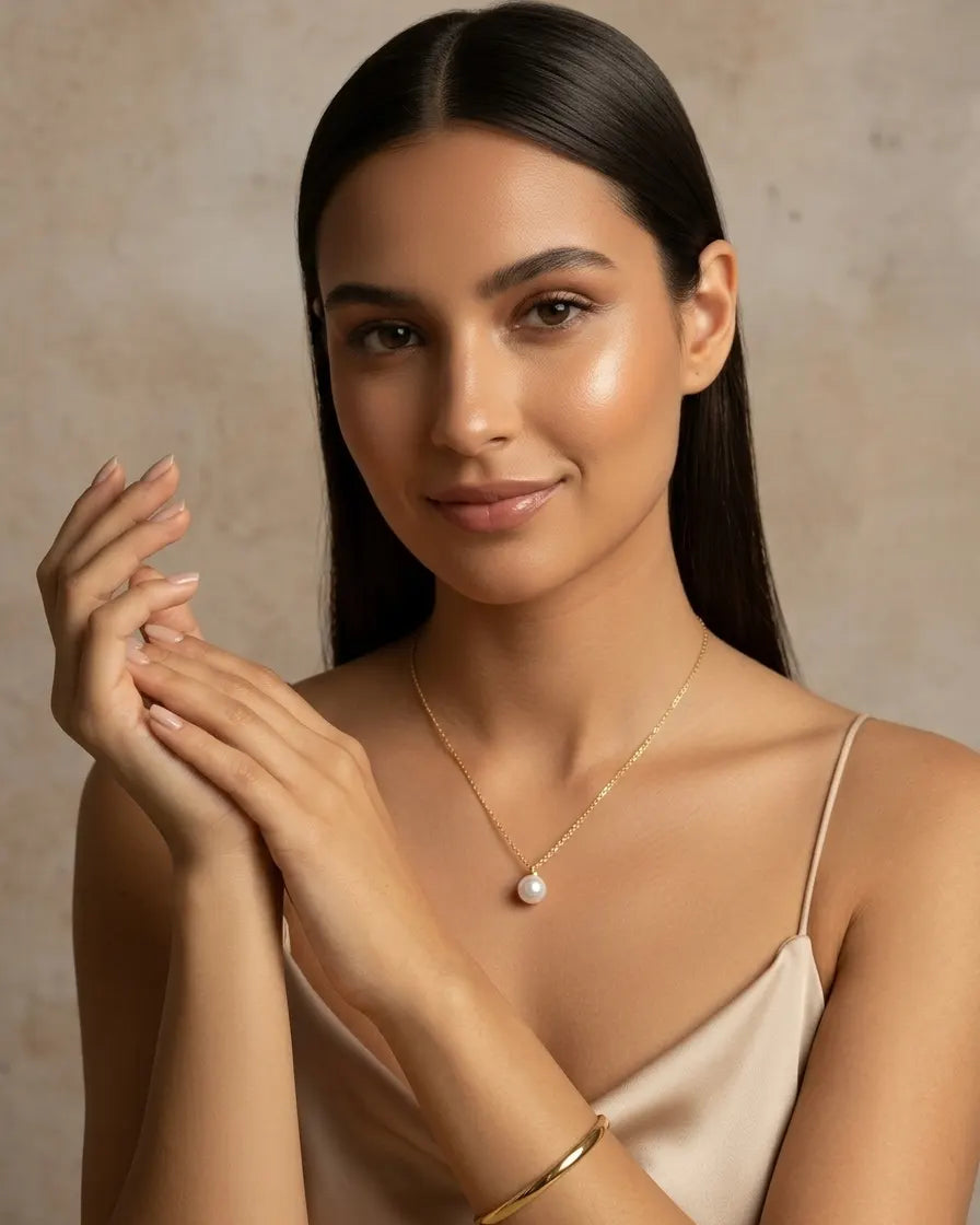 versatile-daily-wear-gold-noble-solitaire-pearl-necklace, effortless-high-end-classic-jewelry-style, minimalist-accessories-for-refined-look, classy-925-silver-pearl-necklace-lifestyle, senya-jewelry-noble-collection