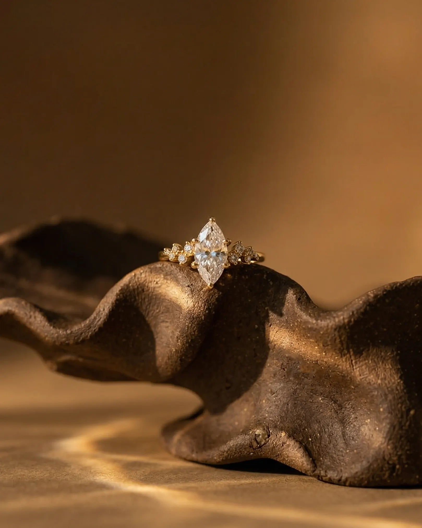 anti-tarnish-925-silver-athena-ring-detail, radiant-polished-crown-shimmer-jewelry, jewelry-for-sensitive-skin-sterling-silver, upscale-jewelry-brand-denmark, modern-classic-marquise-design