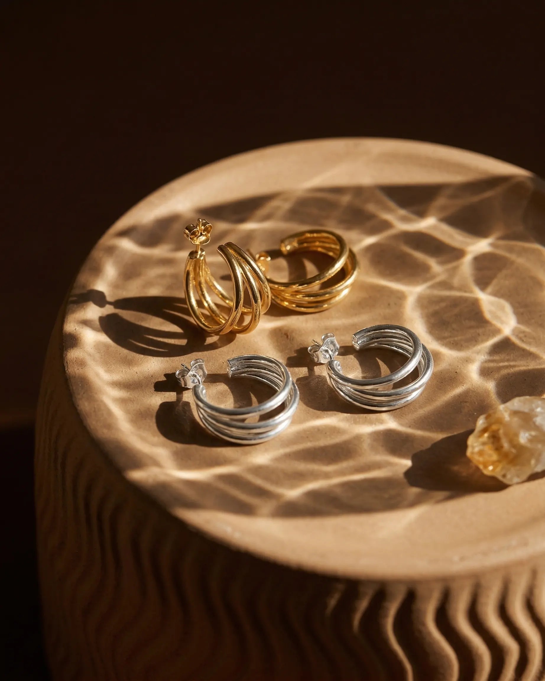 anti-tarnish-925-silver-lola-earrings-detail, radiant-polished-multi-row-shimmer-jewelry, jewelry-for-sensitive-ears-sterling-silver, upscale-jewelry-brand-denmark, modern-classic-layered-design