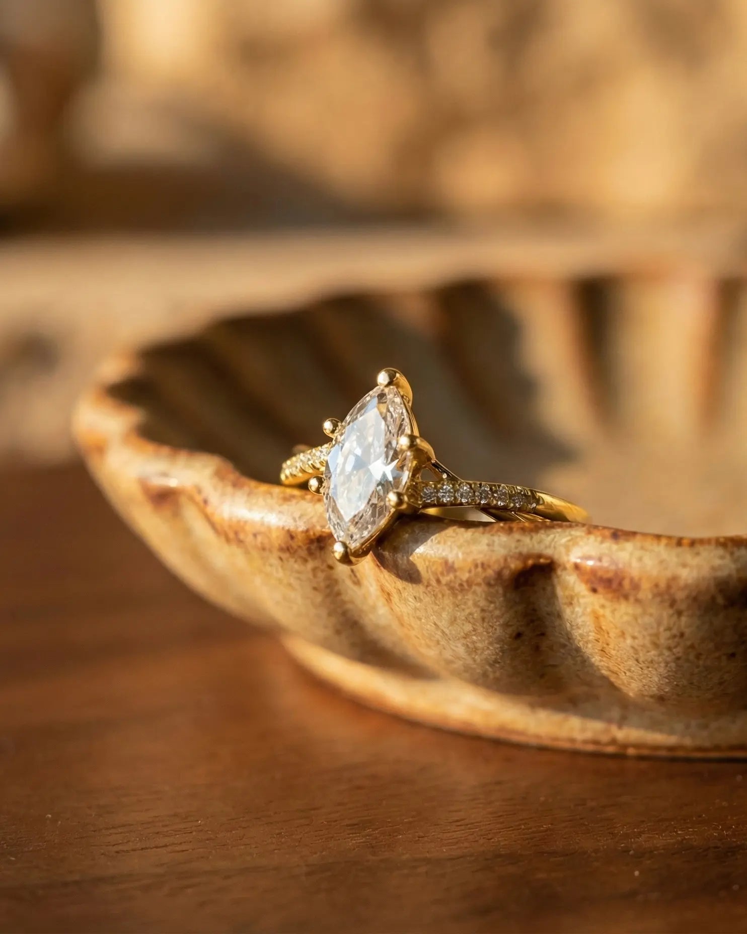 anti-tarnish-925-silver-medea-ring-detail, radiant-marquise-cut-shimmer-jewelry, jewelry-for-sensitive-skin-sterling-silver, upscale-jewelry-brand-denmark, modern-classic-solitaire-design