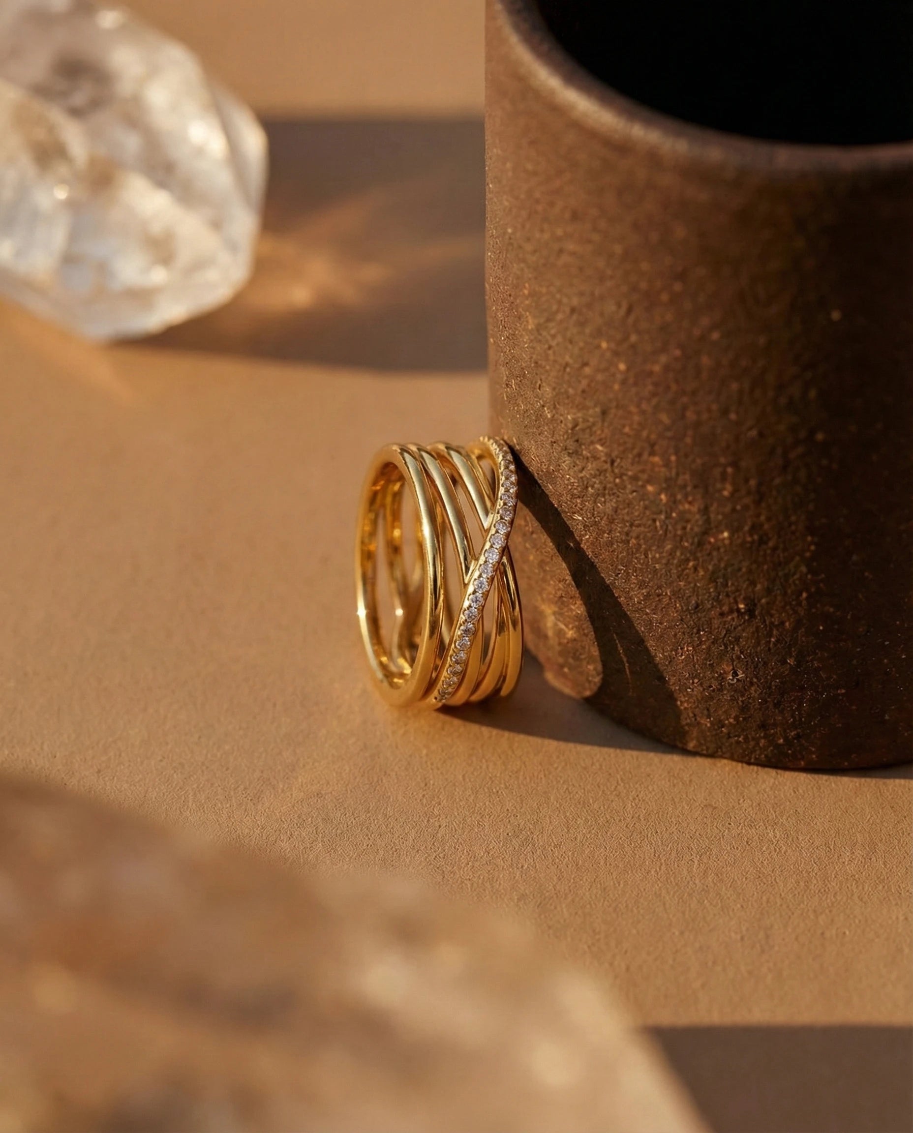 anti-tarnish-gold-plated-morella-ring-detail, radiant-zirconia-shimmer-jewelry, jewelry-for-sensitive-skin-925-silver, upscale-jewelry-brand-denmark, modern-classic-chain-design