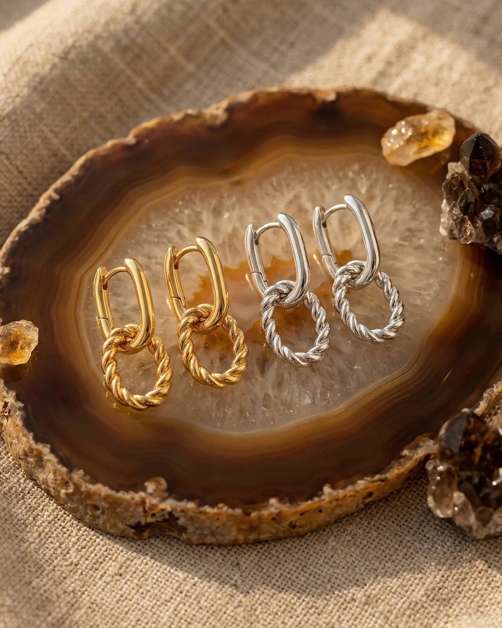 anti-tarnish-gold-pvd-link-earrings-detail, modern-hoop-stacking-ideas-jewelry-ferrach, jewelry-for-sensitive-ears-316l-steel, upscale-jewelry-brand-denmark, modern-classic-twisted-design