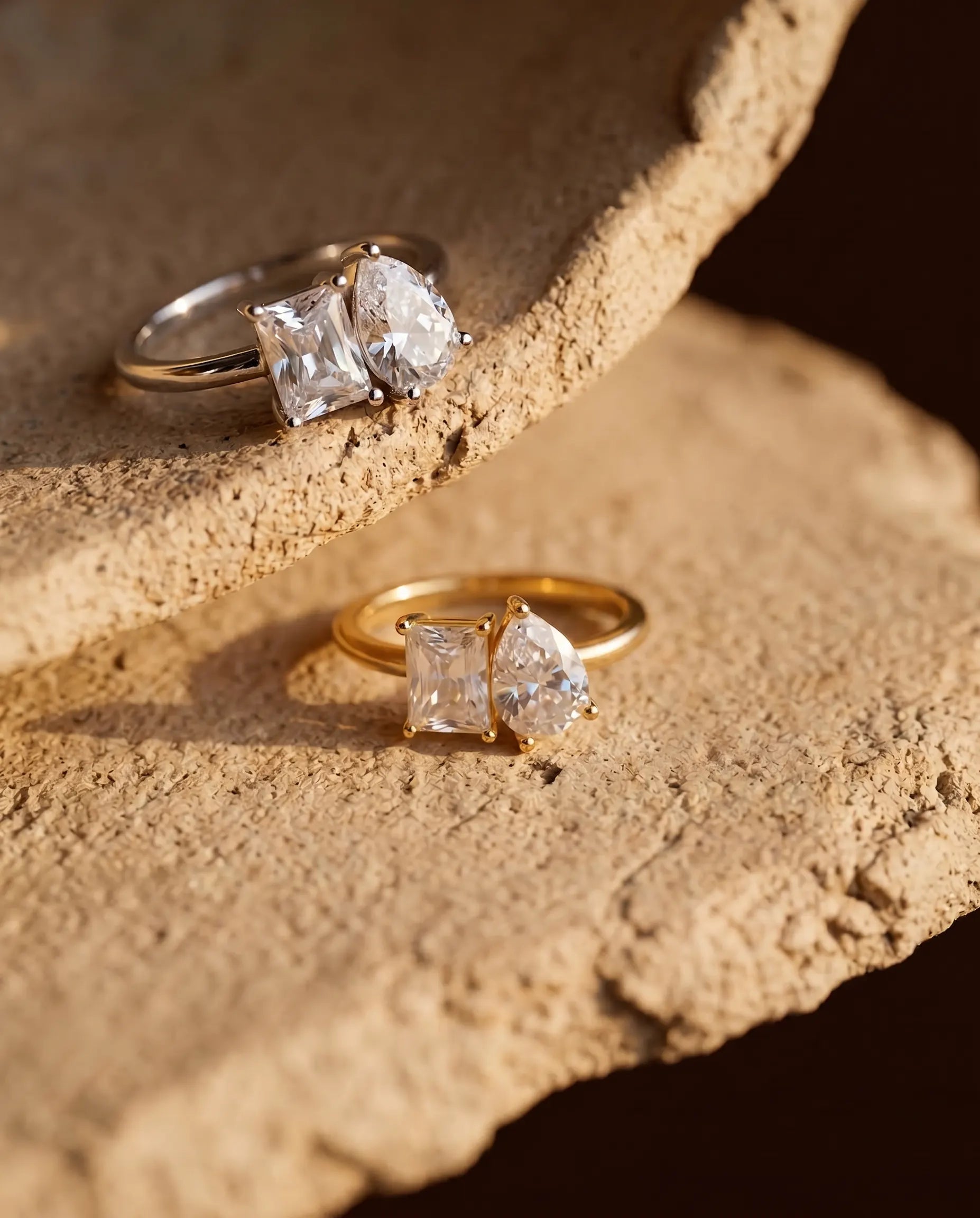 anti-tarnish-gold-vermeil-sunday-ring-detail, radiant-polished-double-stone-shimmer-jewelry, jewelry-for-sensitive-skin-925-silver, upscale-jewelry-brand-denmark, modern-classic-toi-et-moi-design