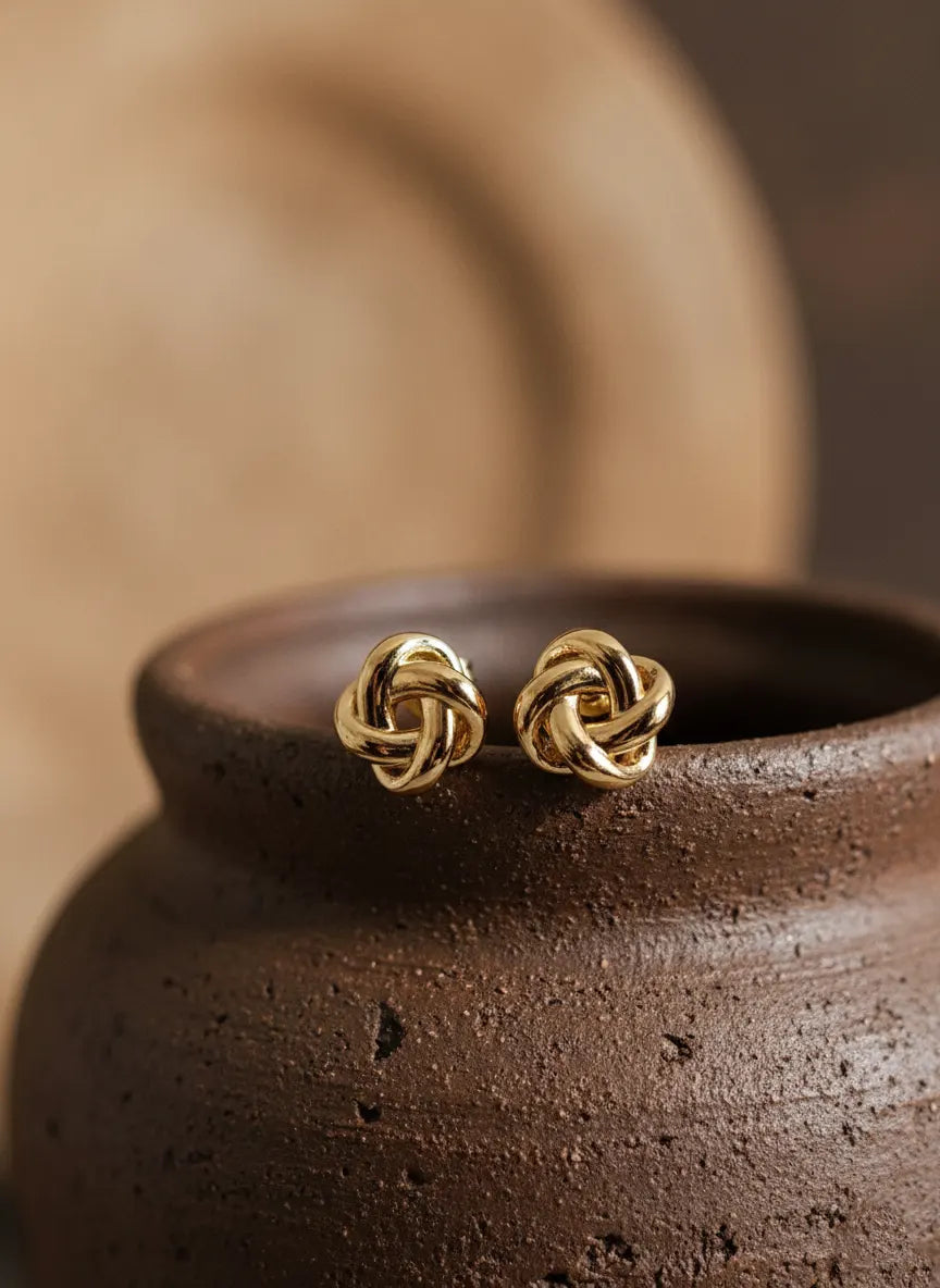 barcelona-geometric-link-drop-earrings-925-silver-gold-vermeil, elegant-minimalist-rectangular-link-jewelry-luxury, high-quality-tarnish-free-interlocking-earrings, senya-jewelry-best-seller-barcelona