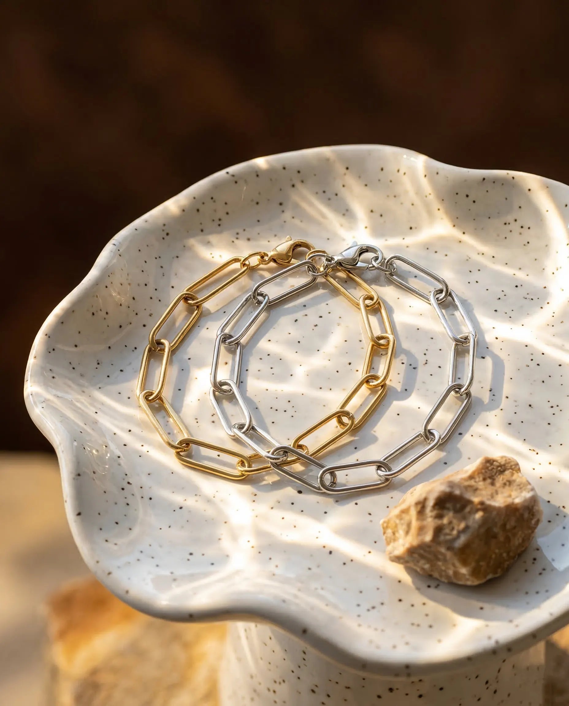 blaire-organic-link-chain-bracelet-316l-stainless-steel-waterproof, elegant-minimalist-textured-jewelry-luxury, high-quality-tarnish-free-statement-bracelet, senya-jewelry-best-seller-blaire