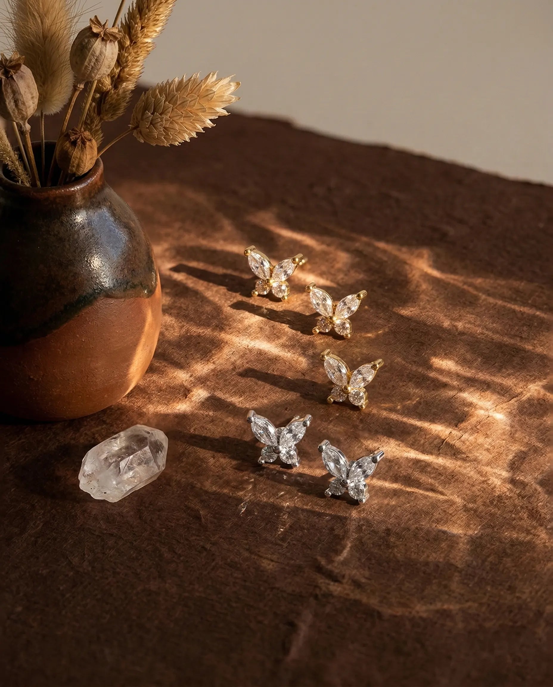 durable-925-sterling-silver-butterfly-earrings-detail, sophisticated-minimalist-nature-design, high-quality-18k-gold-plating-silver, anti-allergy-fine-jewelry-premium, refined-jewelry-collection-germany