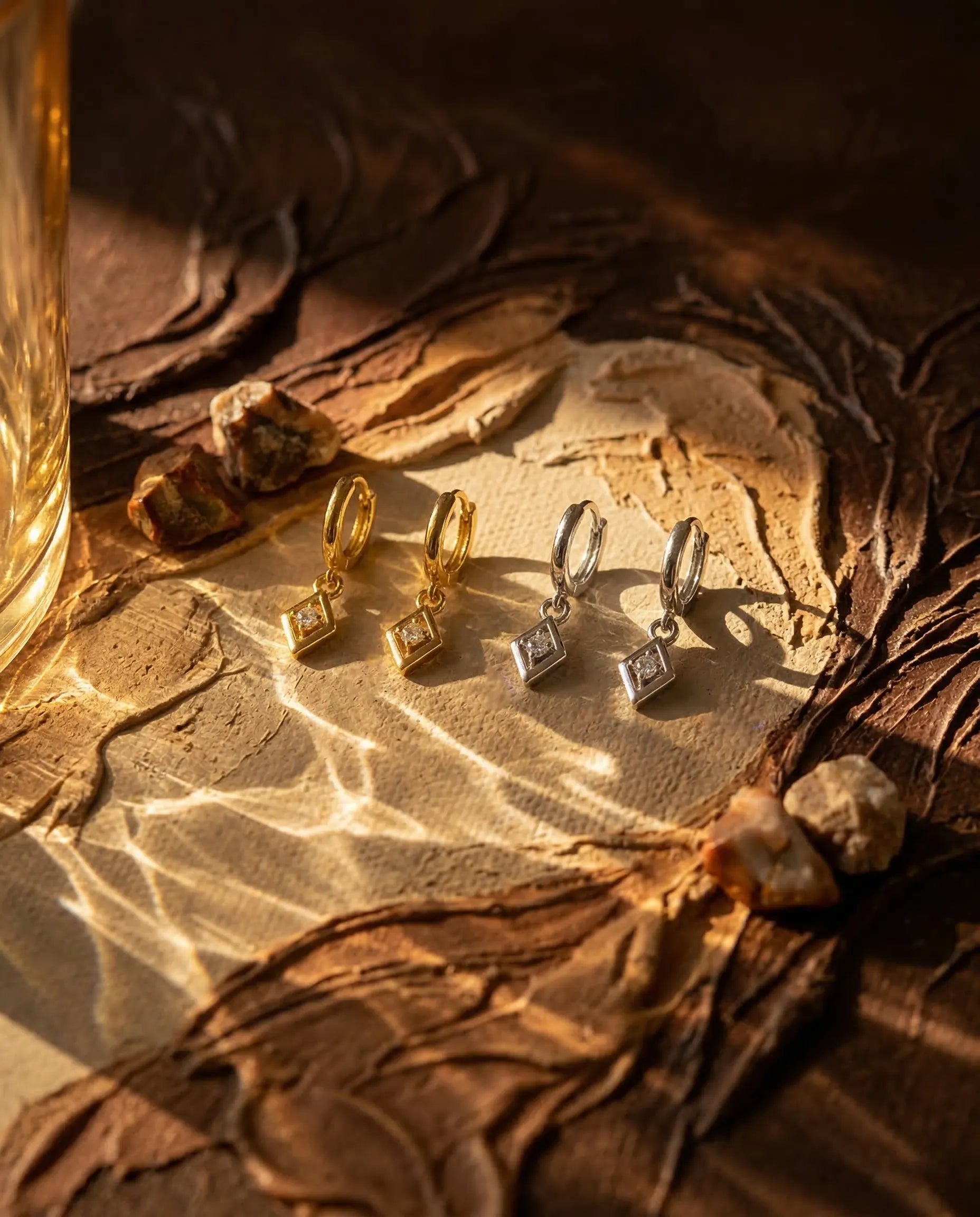 durable-925-sterling-silver-charm-earrings-detail, sophisticated-brilliant-cut-crystal-design-minimalist, high-quality-18k-gold-plating-silver, anti-allergy-fine-jewelry-premium, refined-jewelry-collection-germany