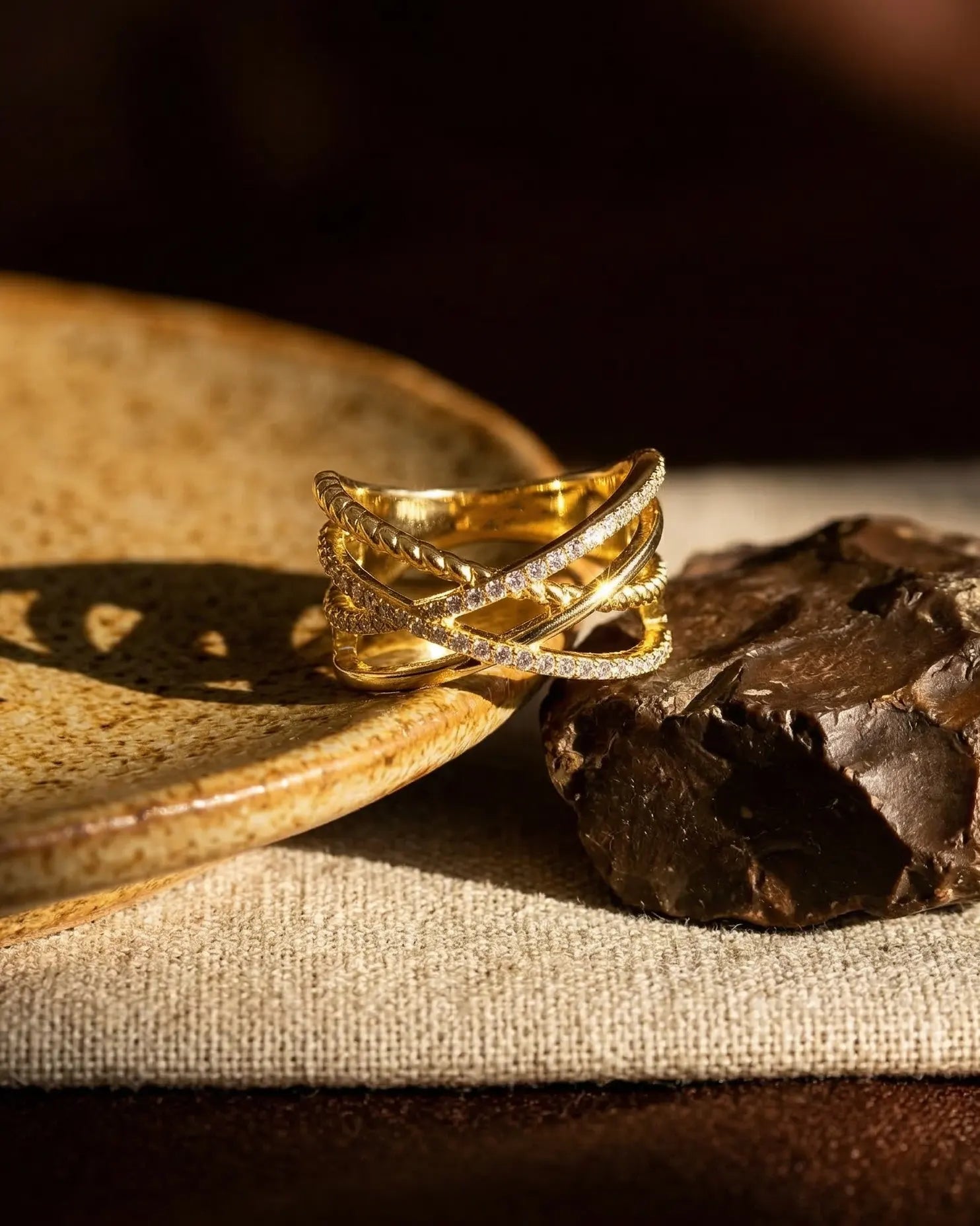 durable-925-sterling-silver-icon-ring-detail, sophisticated-triple-interlocking-design, high-quality-18k-gold-plating-silver, anti-allergy-fine-jewelry-premium, refined-jewelry-collection-germany