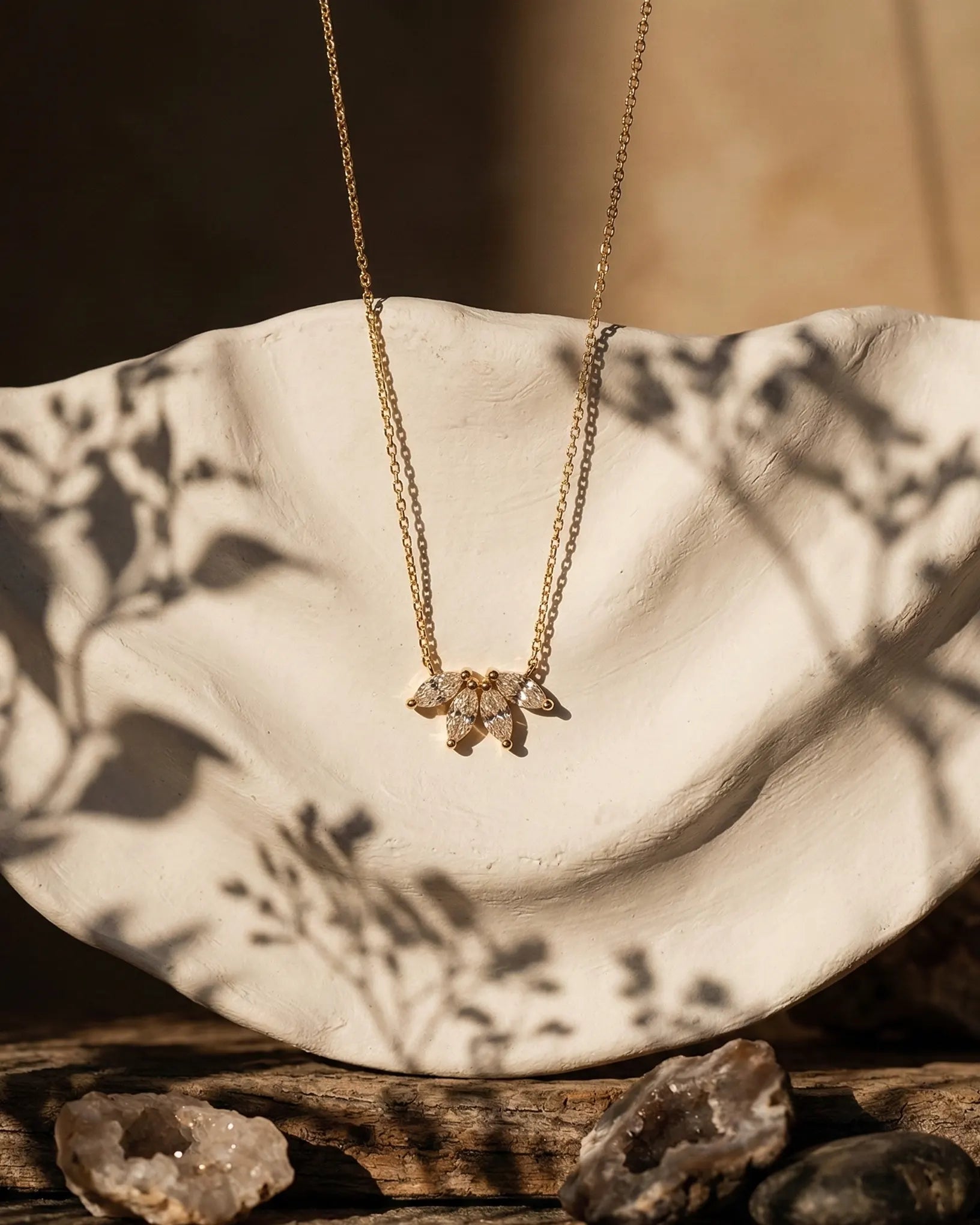 durable-925-sterling-silver-melisse-necklace-detail, sophisticated-marquise-crystal-fan-design, high-quality-18k-gold-plating-silver, anti-allergy-fine-jewelry-premium, refined-jewelry-collection-germany