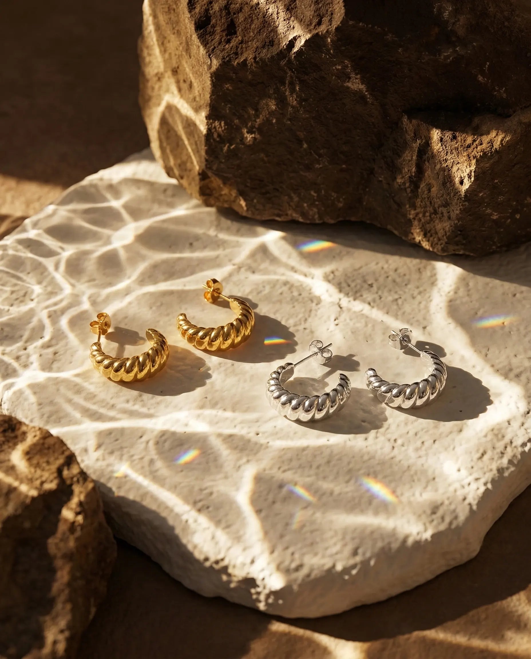 durable-life-proof-museful-gold-silver-earrings-detail, sophisticated-twisted-spiral-design, high-quality-18k-gold-pvd-plating, anti-allergy-steel-jewelry-premium, refined-jewelry-collection-germany