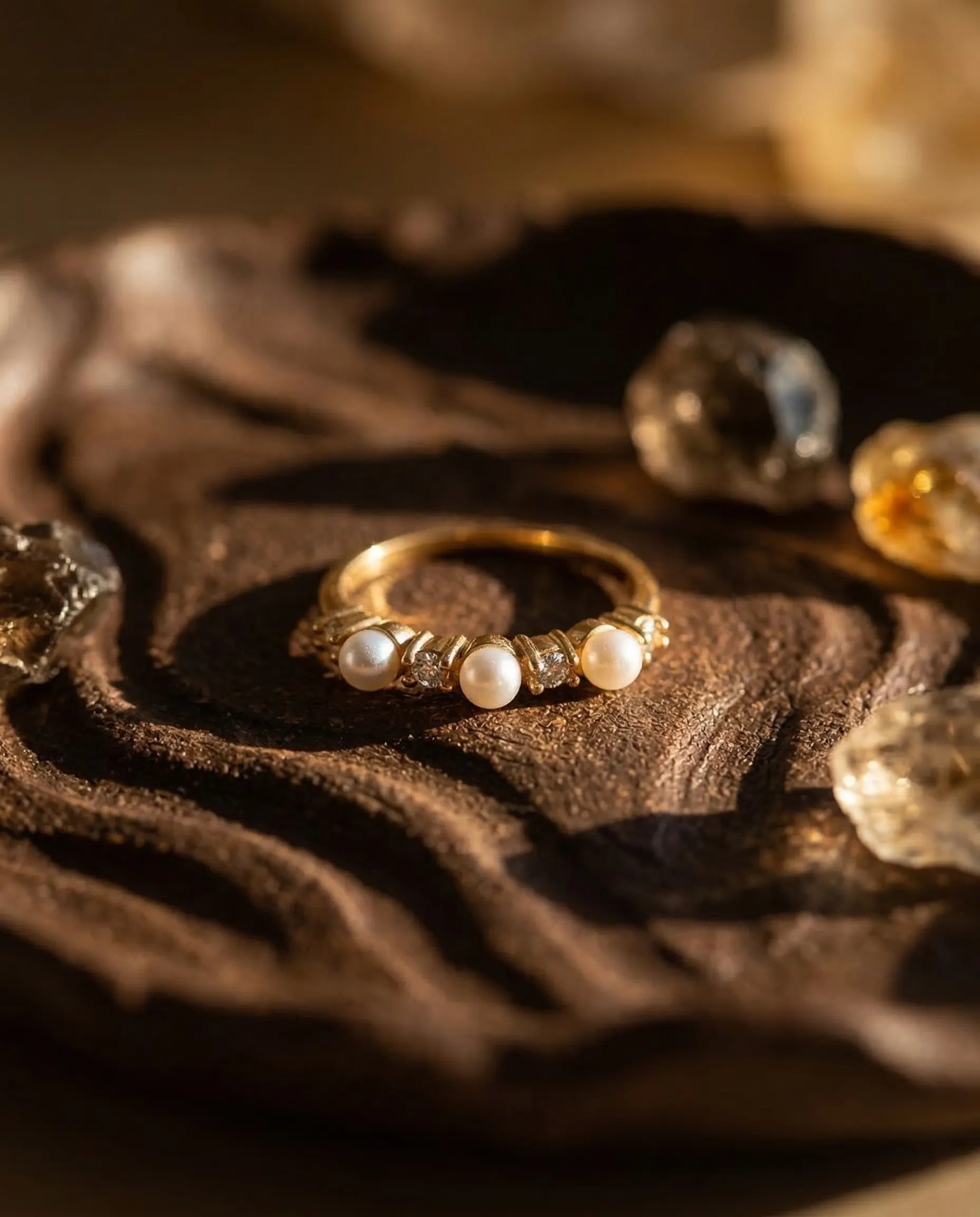 durable-stainless-steel-barletta-gold-ring-detail, sophisticated-modern-pearl-design-waterproof, high-quality-18k-gold-plating-steel, anti-allergy-fine-jewelry-premium, refined-jewelry-collection-germany