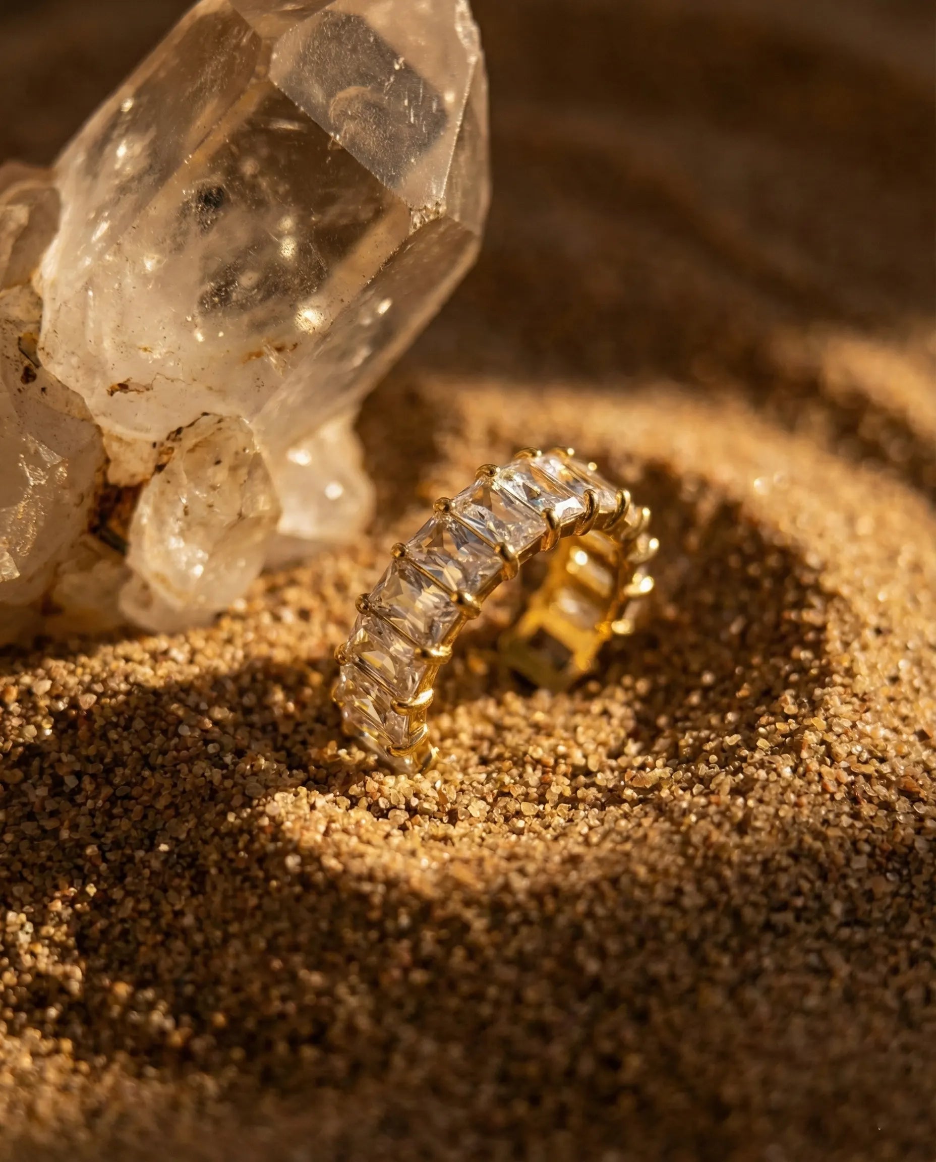 laylin-baguette-eternity-ring-gold-pvd-steel, elegant-baguette-cut-stone-band-luxury, luxury-waterproof-jewelry-aesthetic, 316L-stainless-steel-ring-europe, senya-jewelry-best-seller-laylin