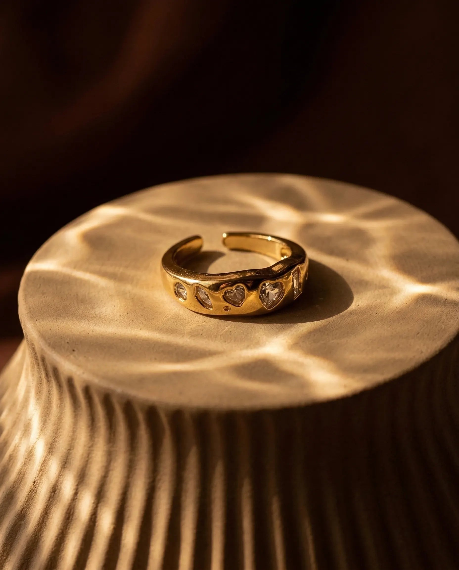 paloma-adjustable-heart-ring-gold-pvd-stainless-steel, elegant-romantic-waterproof-jewelry-luxury, high-quality-tarnish-free-heart-ring, senya-jewelry-best-seller-paloma