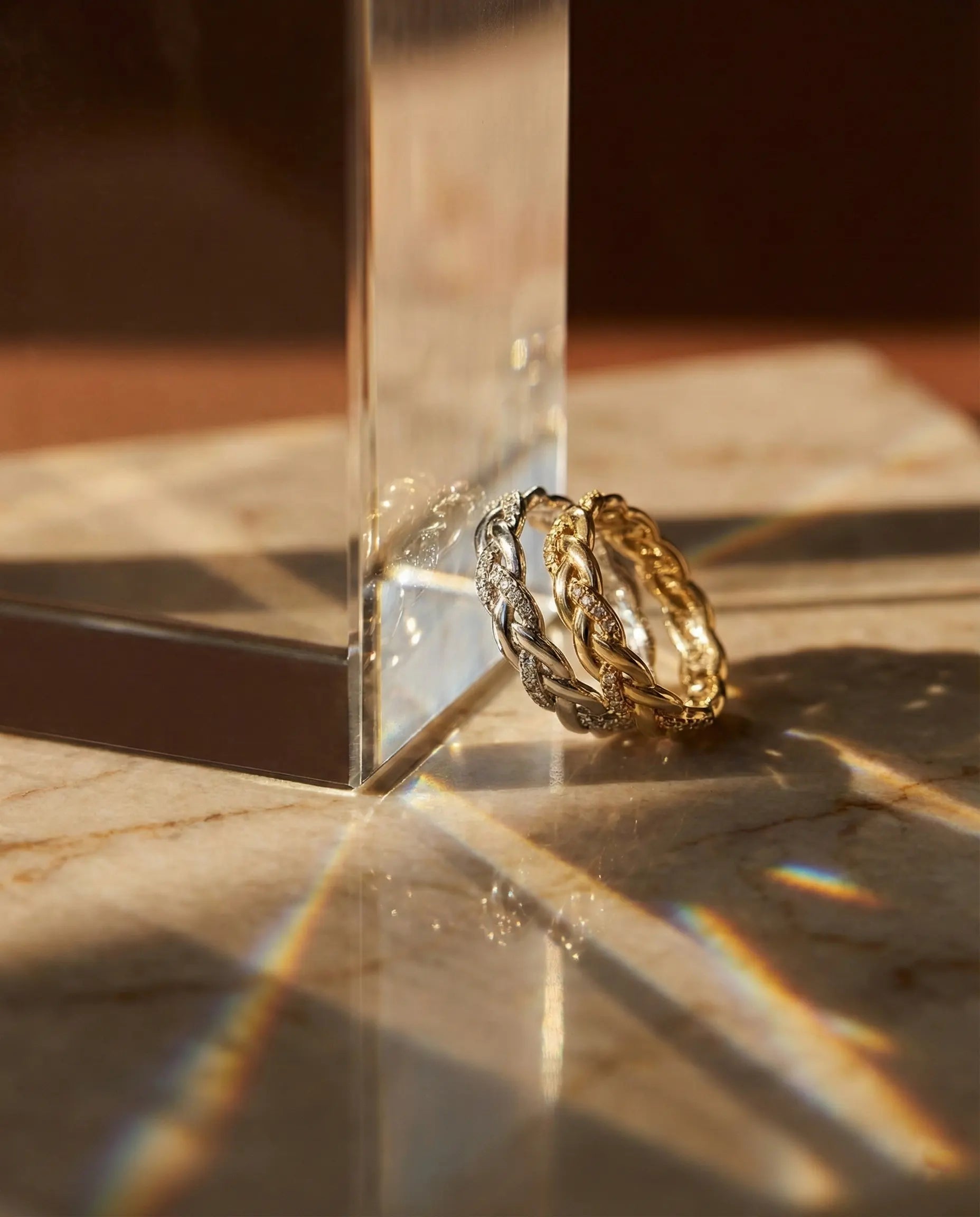 premium-quality-avalon-minimalist-gold-earrings, durable-gold-plating-detail-europe, anniversary-gift-gold-drop-earrings, refined-minimalist-jewelry-aesthetic, sustainable-steel-jewelry-brand-europe