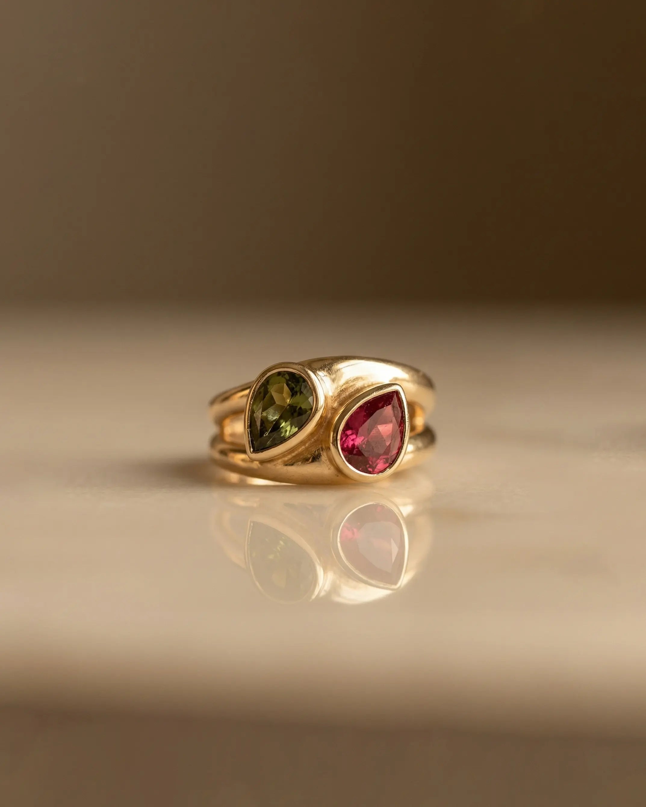 premium-quality-katrina-gold-pendant-ring, durable-gold-plating-detail-europe, anniversary-gift-modern-vibrant-jewelry, refined-minimalist-luxe-aesthetic, sustainable-steel-jewelry-brand-europe