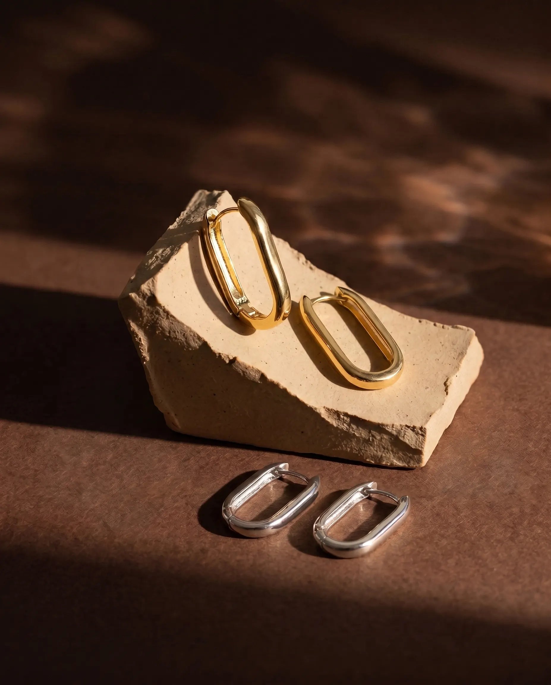 premium-quality-seville-minimalist-gold-hoops, durable-gold-vermeil-detail-europe, anniversary-gift-gold-rectangular-earrings, refined-minimalist-jewelry-aesthetic, sustainable-silver-jewelry-brand-europe