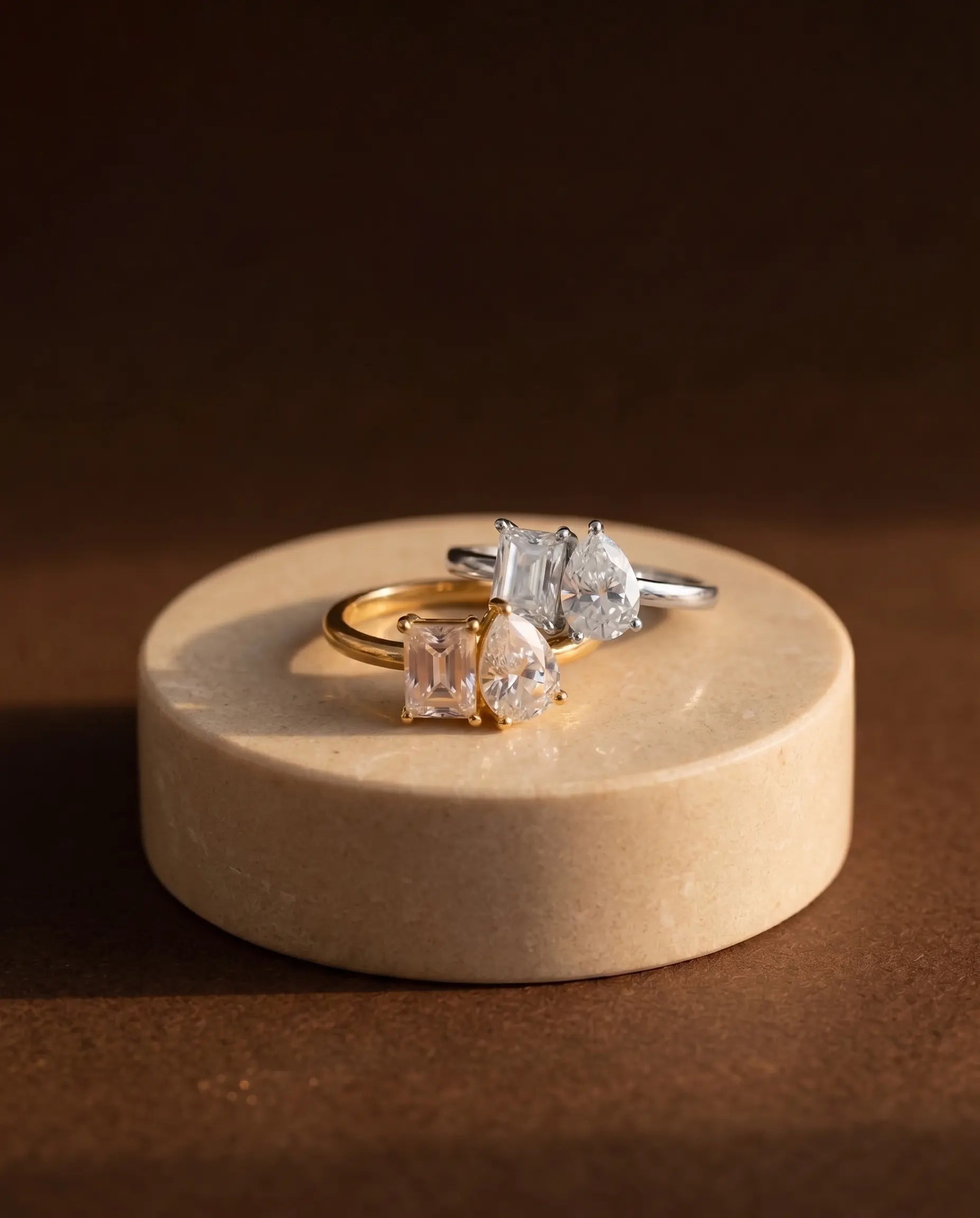 premium-quality-sunday-double-crystal-gold-silver-rings, durable-plating-detail-europe, anniversary-gift-gold-double-stone-ring, refined-minimalist-luxe-aesthetic, sustainable-silver-jewelry-brand-europe