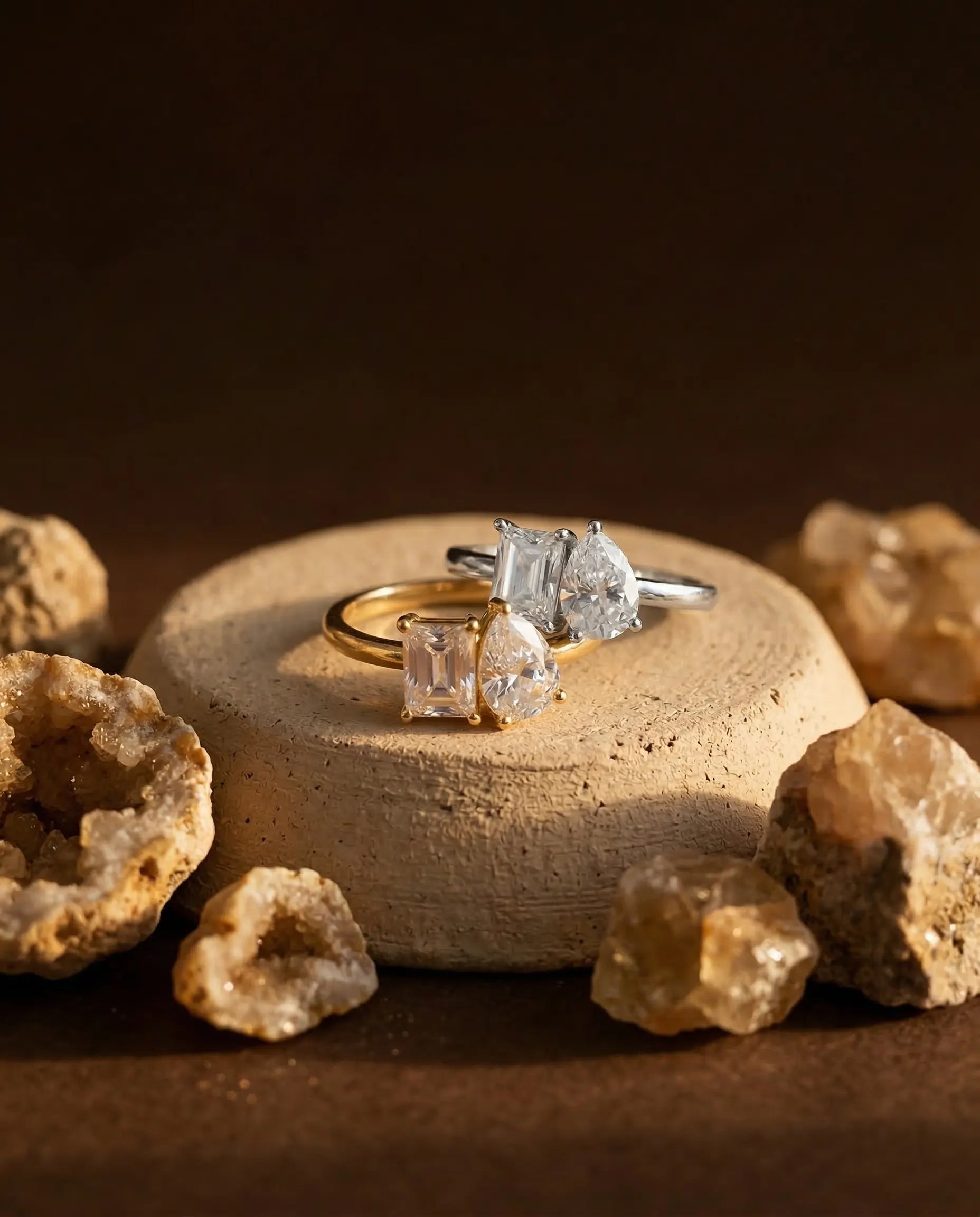 premium-quality-sunday-double-crystal-gold-silver-rings, durable-plating-detail-europe, anniversary-gift-gold-double-stone-ring, refined-minimalist-luxe-aesthetic, sustainable-silver-jewelry-brand-europe