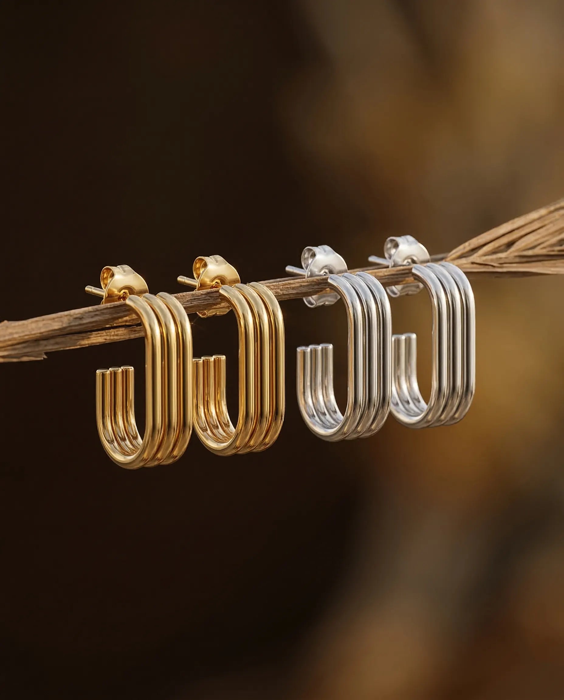 premium-quality-ursula-ribbed-gold-hoops, durable-gold-plating-detail-europe, anniversary-gift-modern-waterproof-earrings, refined-minimalist-luxe-aesthetic, sustainable-steel-jewelry-brand-europe