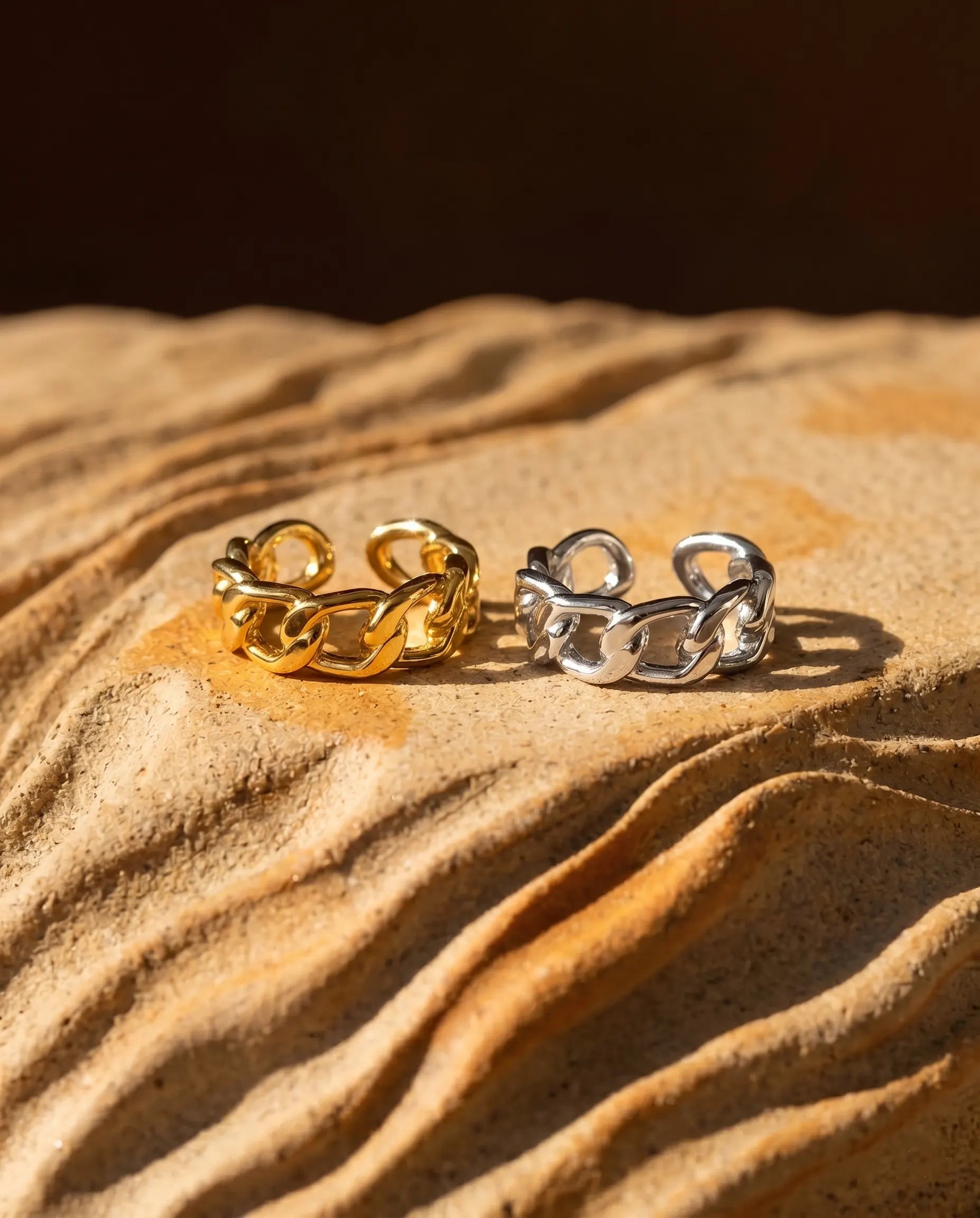 rubia-modern-chain-link-ring-925-sterling-silver-gold-vermeil, bold-minimalist-statement-jewelry-luxury, high-quality-tarnish-free-chunky-silver-ring, senya-jewelry-best-seller-rubia