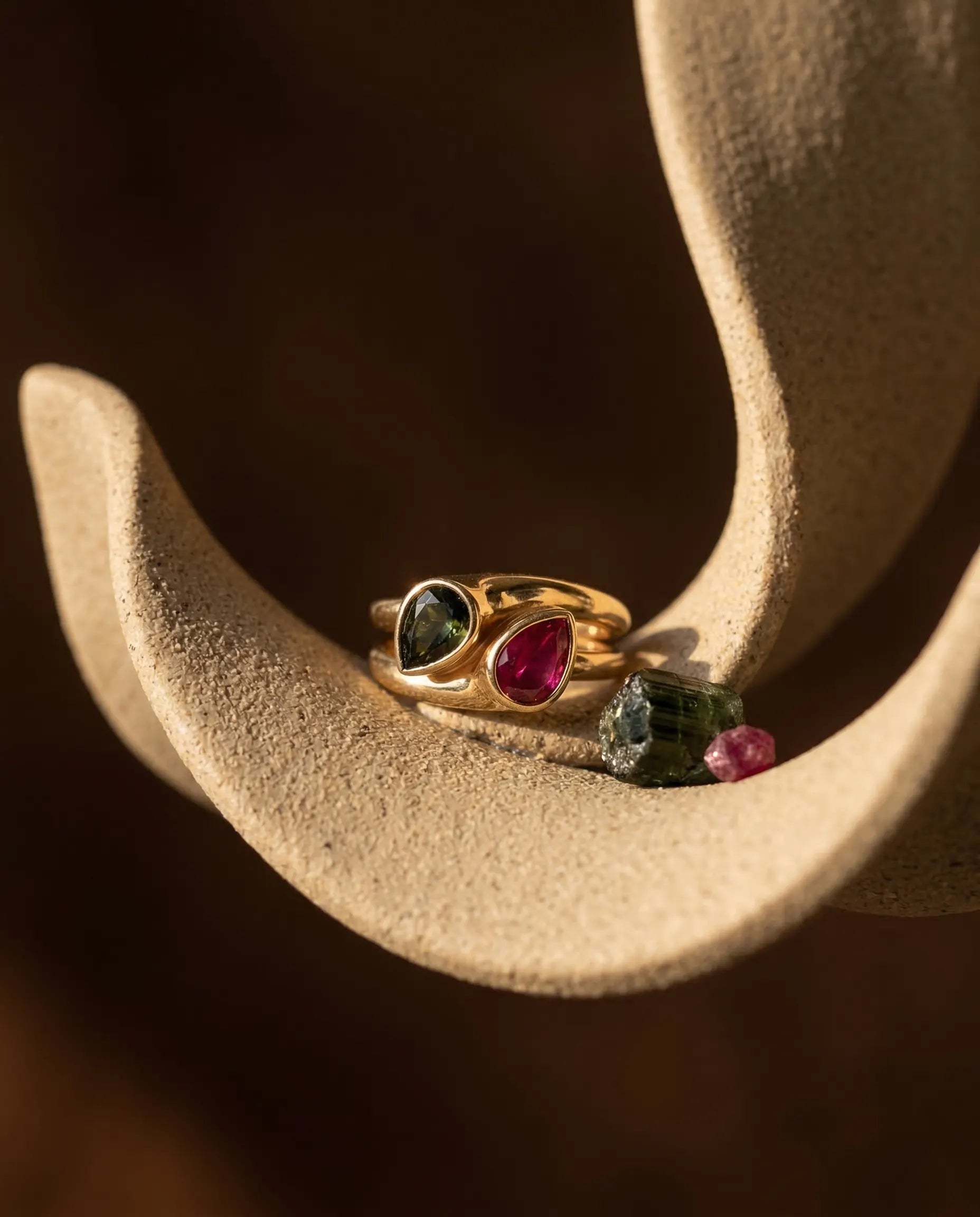 tarnish-resistant-gold-pvd-katrina-ring-detail, radiant-polished-dual-gem-shimmer-jewelry, jewelry-for-sensitive-skin-waterproof, upscale-jewelry-brand-denmark, modern-classic-bold-design