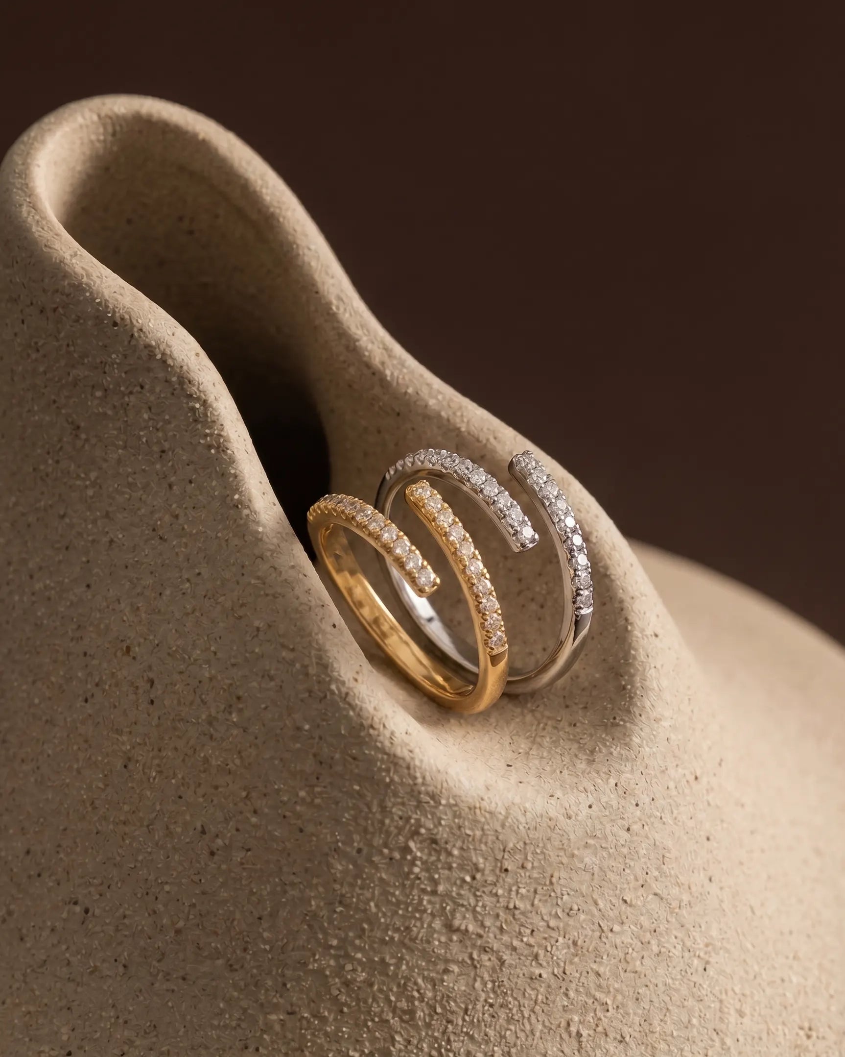 timeless-bold-aesthetic-cleo-wrap-ring-gold-silver, 18k-gold-plating-finish-detail-statement-ring, gift-ideas-for-women-elegant-gold-jewelry, luxury-boutique-jewelry-styling-europe