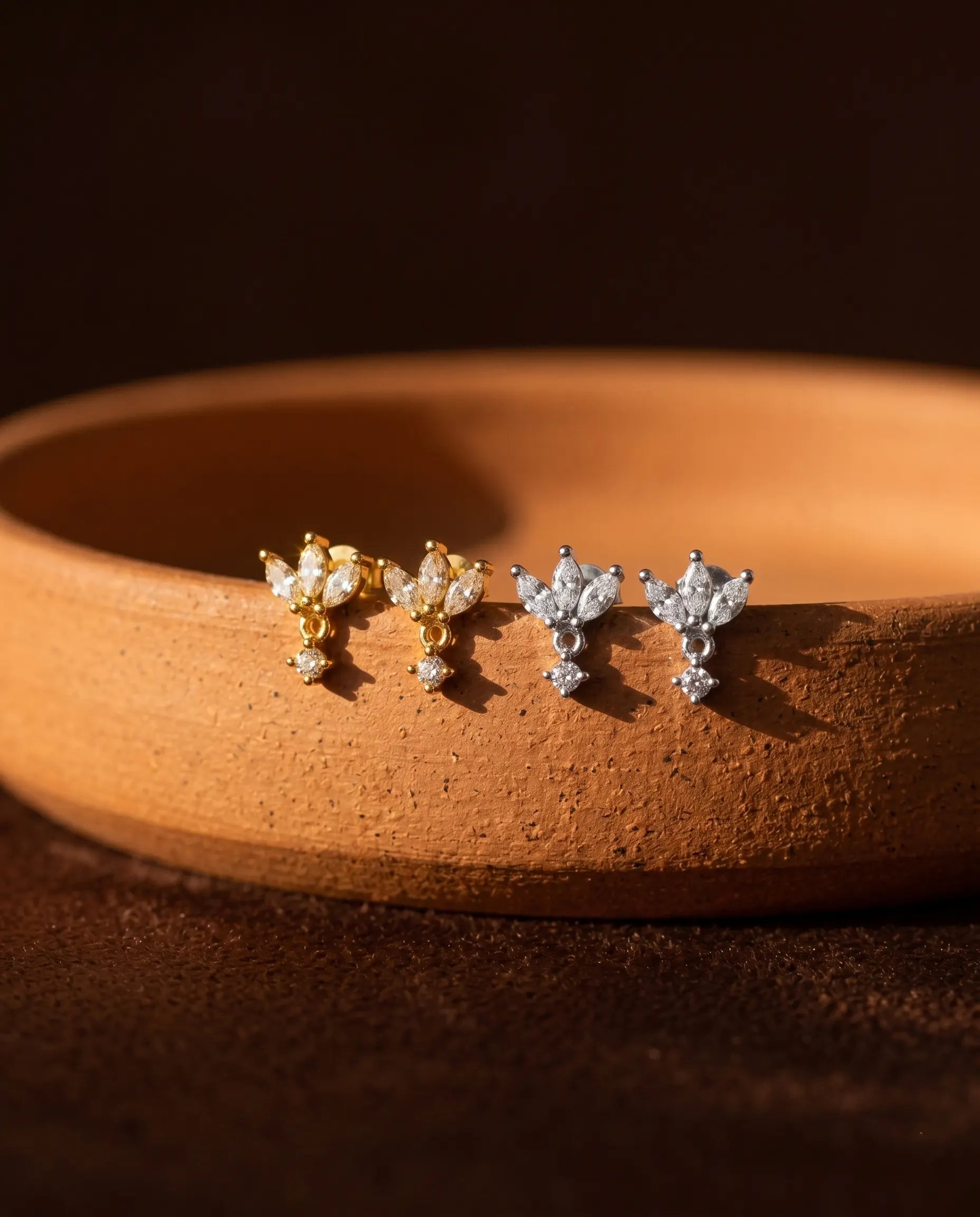 timeless-floral-aesthetic-dangle-earrings-modern, 18k-gold-vermeil-detail-sonea-earrings, gift-ideas-for-women-romantic-jewelry, luxury-boutique-jewelry-netherlands, artistic-jewelry-flatlay-photography
