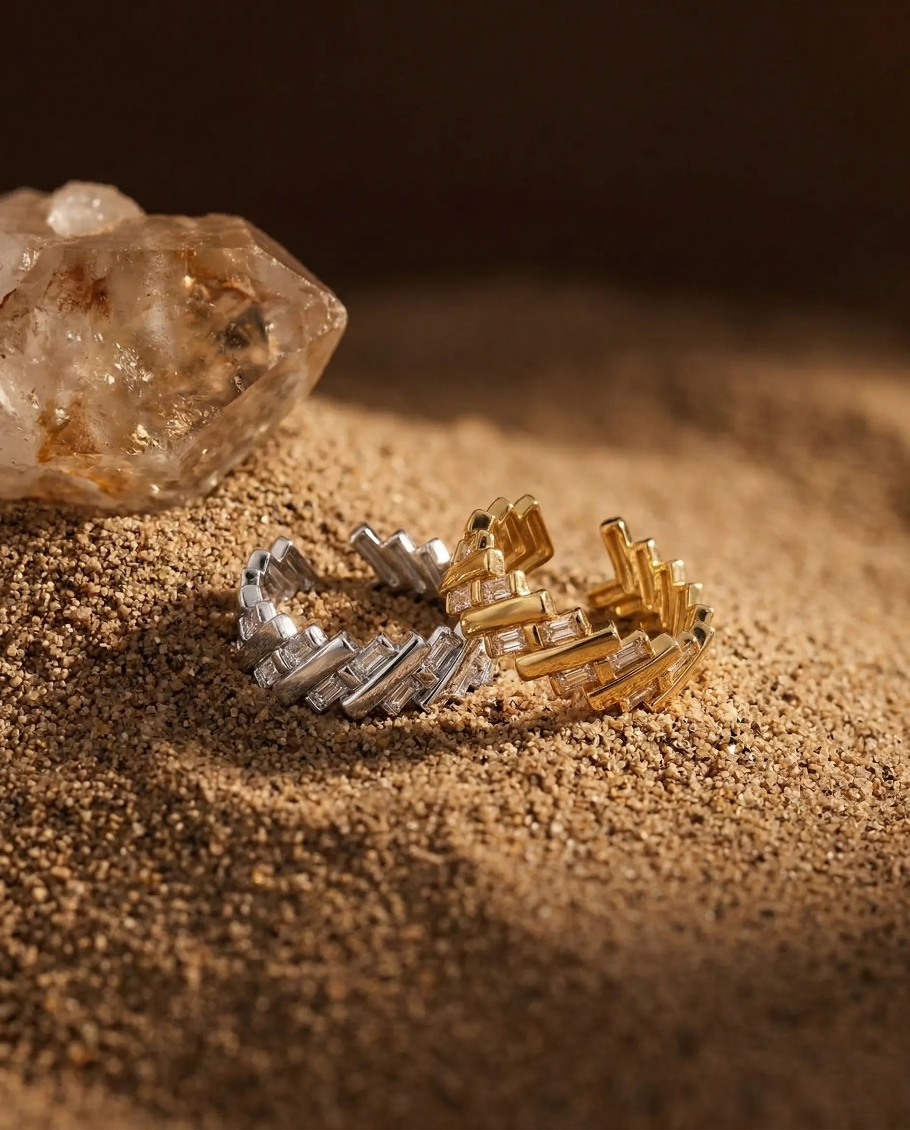 timeless-modern-aesthetic-criss-cross-ring, 18k-gold-pvd-finish-detail-kaori-ring, gift-ideas-for-women-bold-jewelry, luxury-boutique-jewelry-netherlands, artistic-jewelry-flatlay-photography